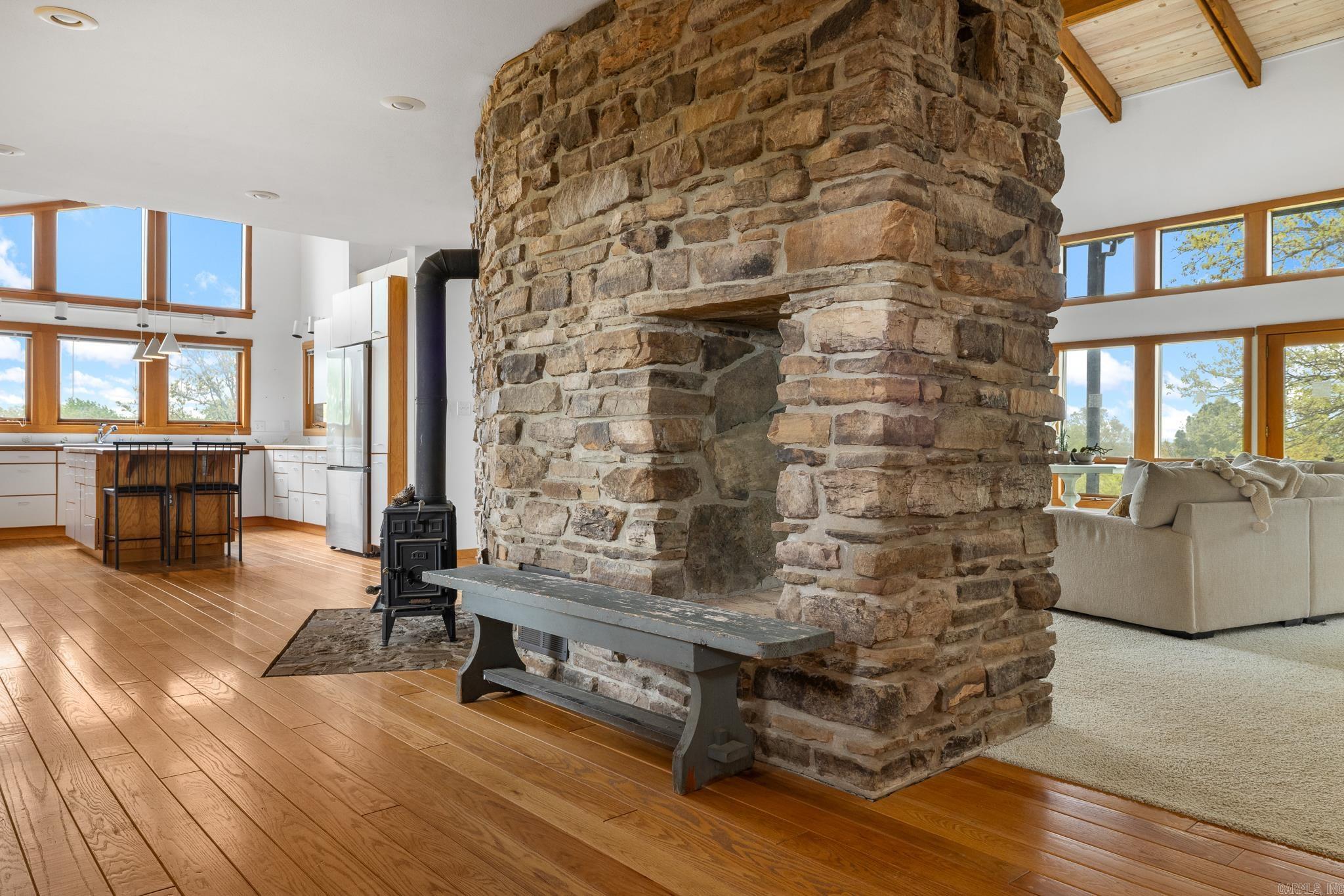 26015368 Property Photo 5
