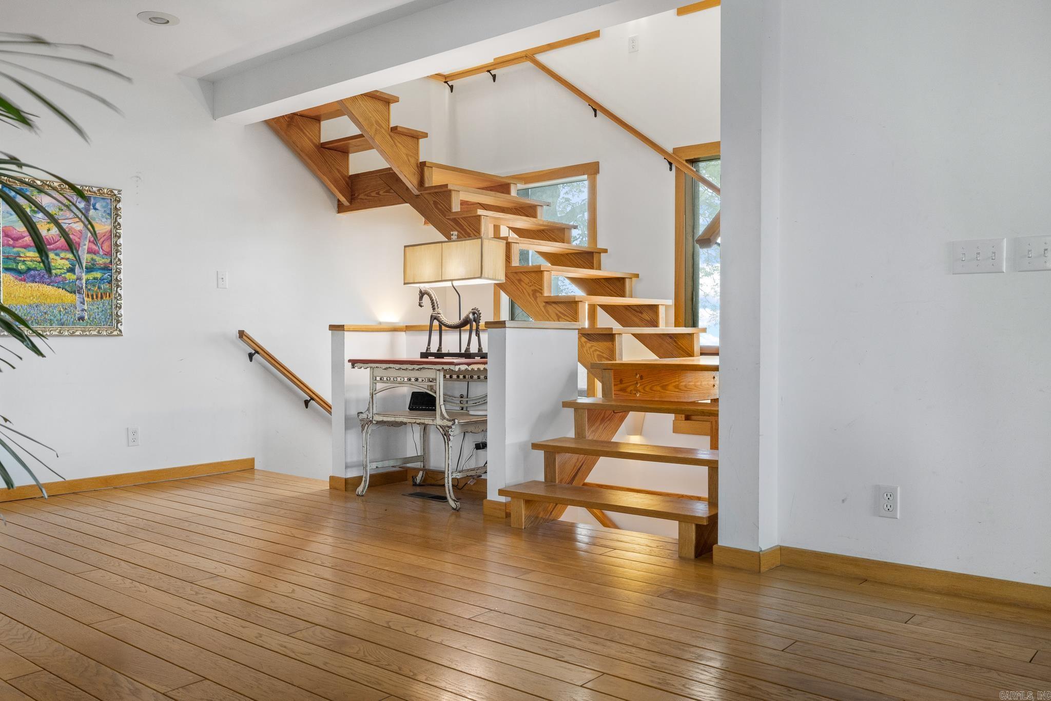 26015368 Property Photo 9