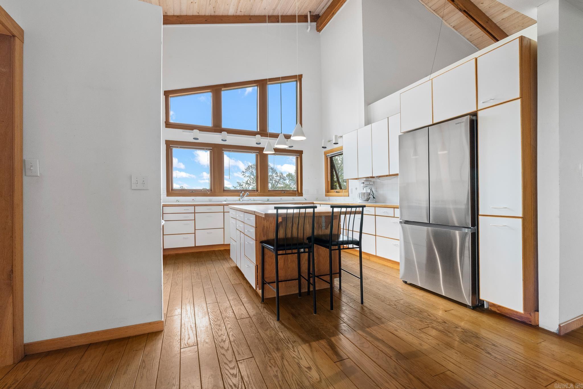 26015368 Property Photo 10