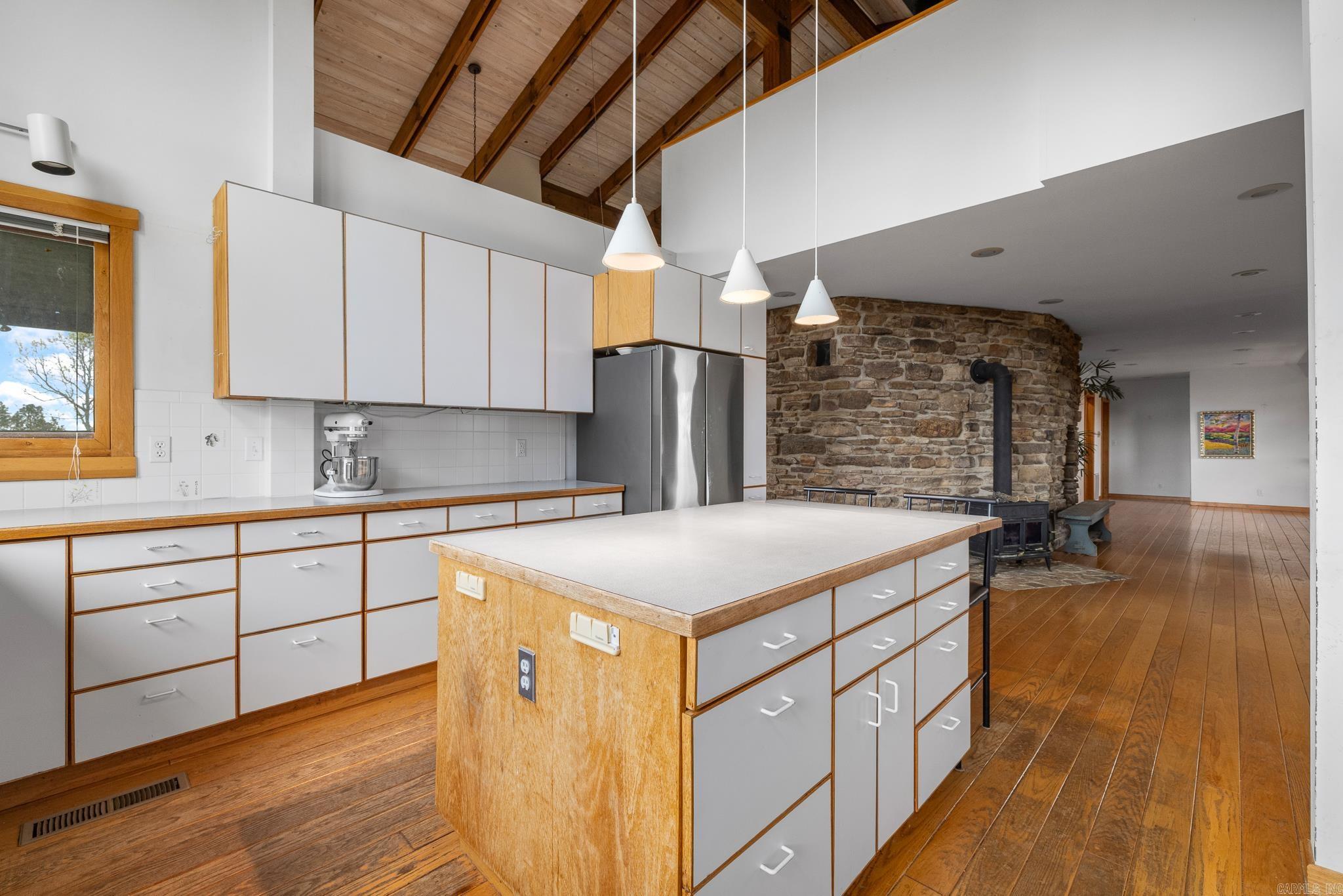 26015368 Property Photo 12