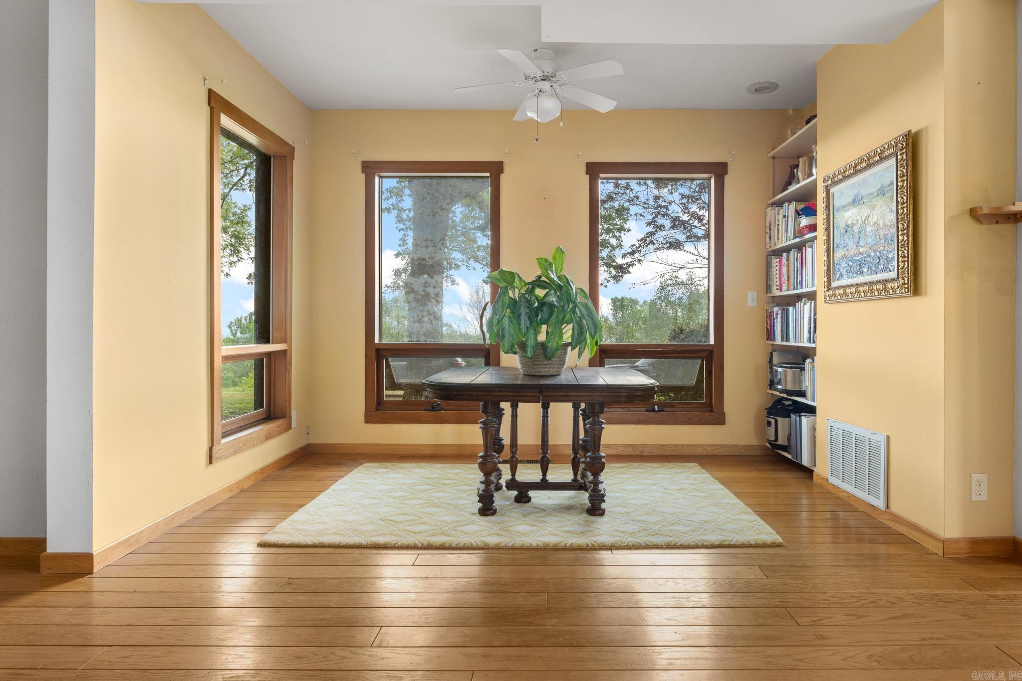 26015368 Property Photo 14
