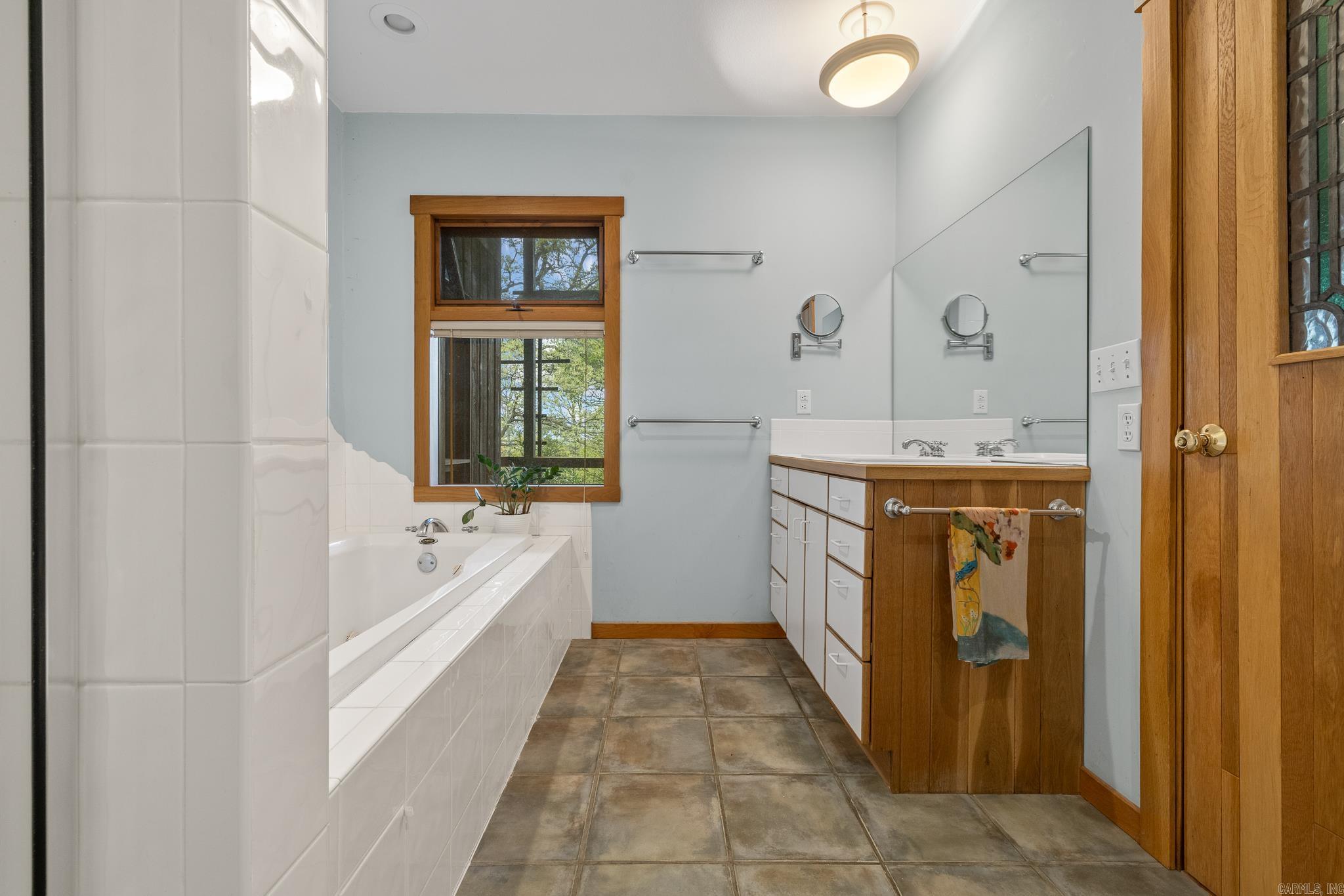 26015368 Property Photo 19