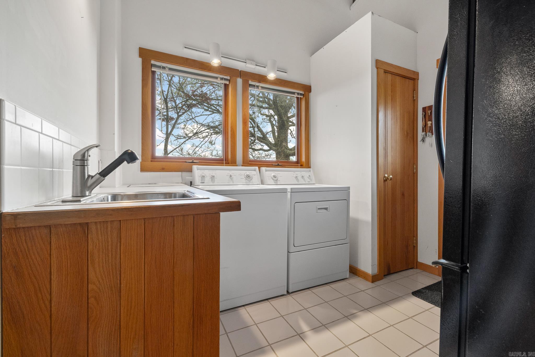 26015368 Property Photo 21
