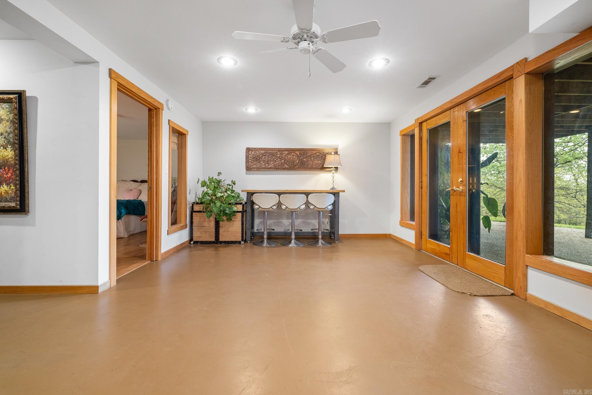 26015368 Property Photo 29