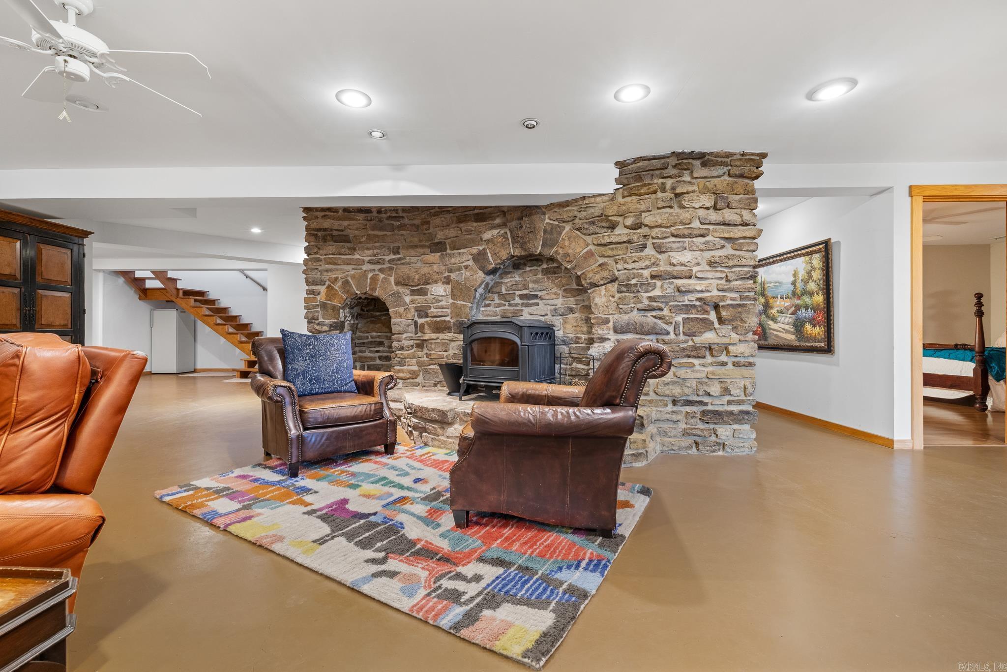26015368 Property Photo 30