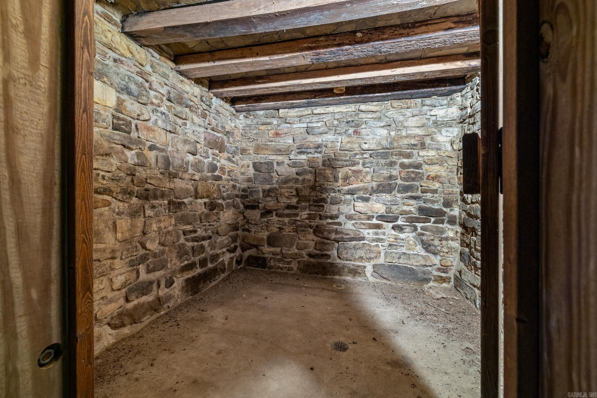 26015368 Property Photo 35