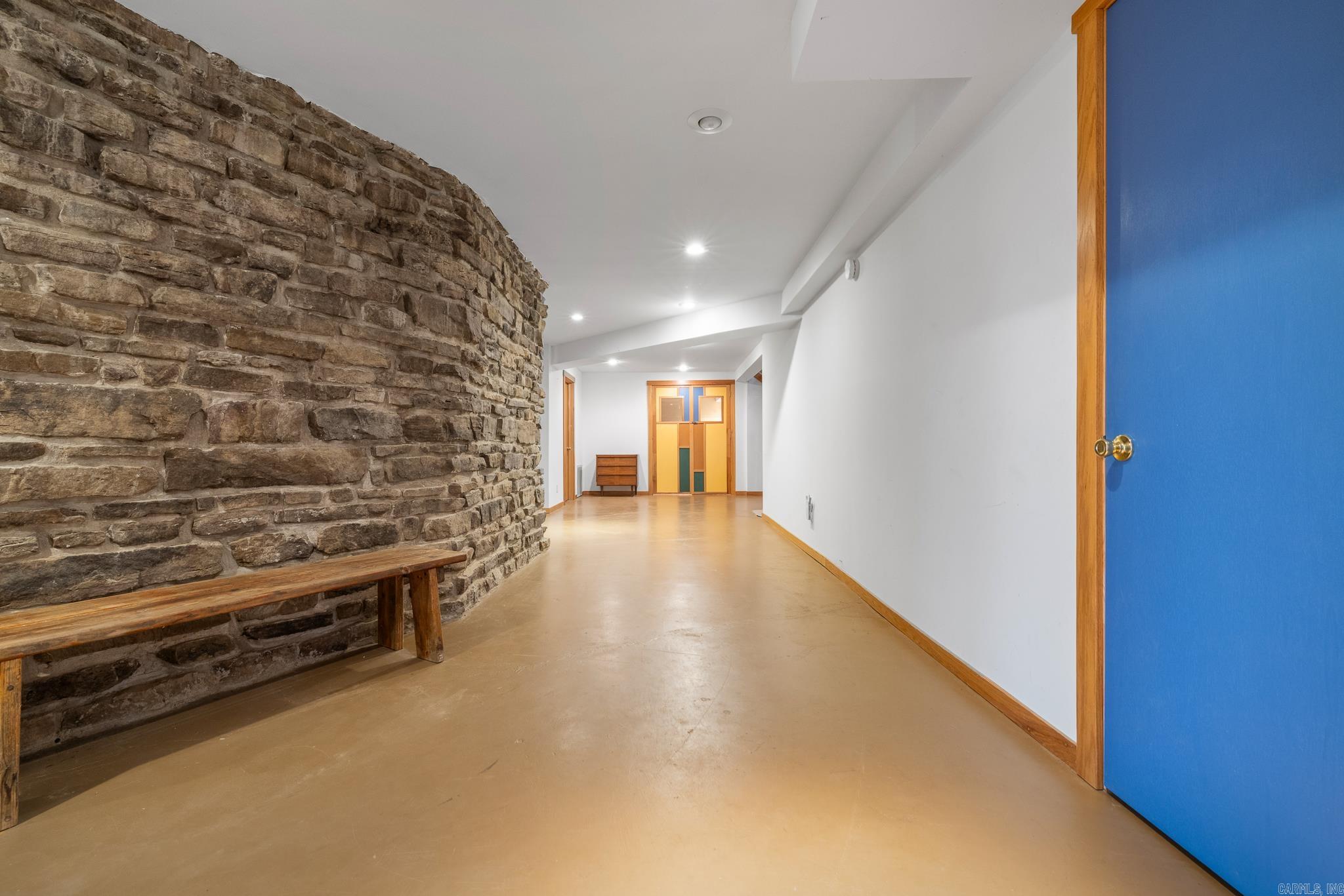 26015368 Property Photo 36