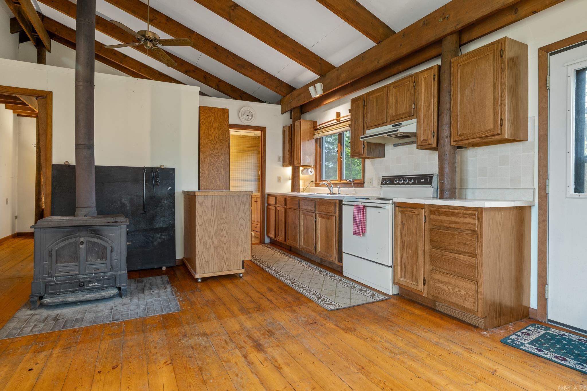 26015368 Property Photo 42