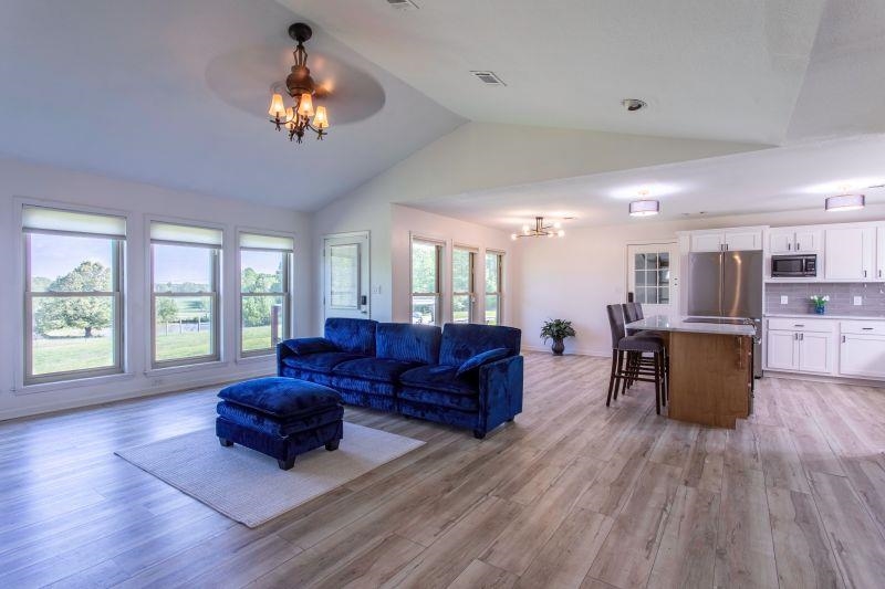 2720 Greensboro Road Property Photo 4