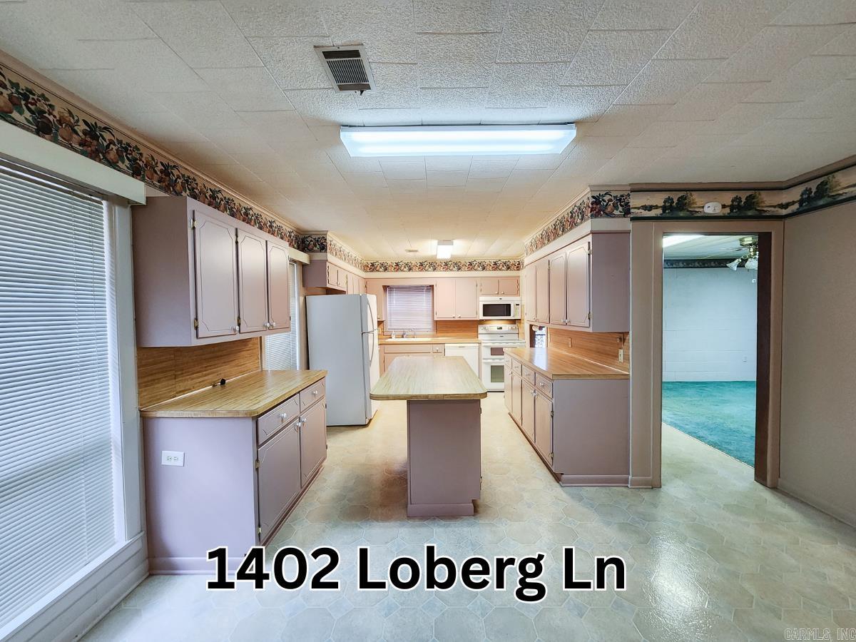 1402 Loberg Lane Property Photo 4