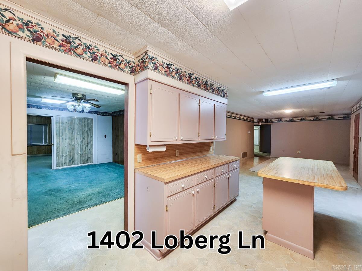 1402 Loberg Lane Property Photo 5