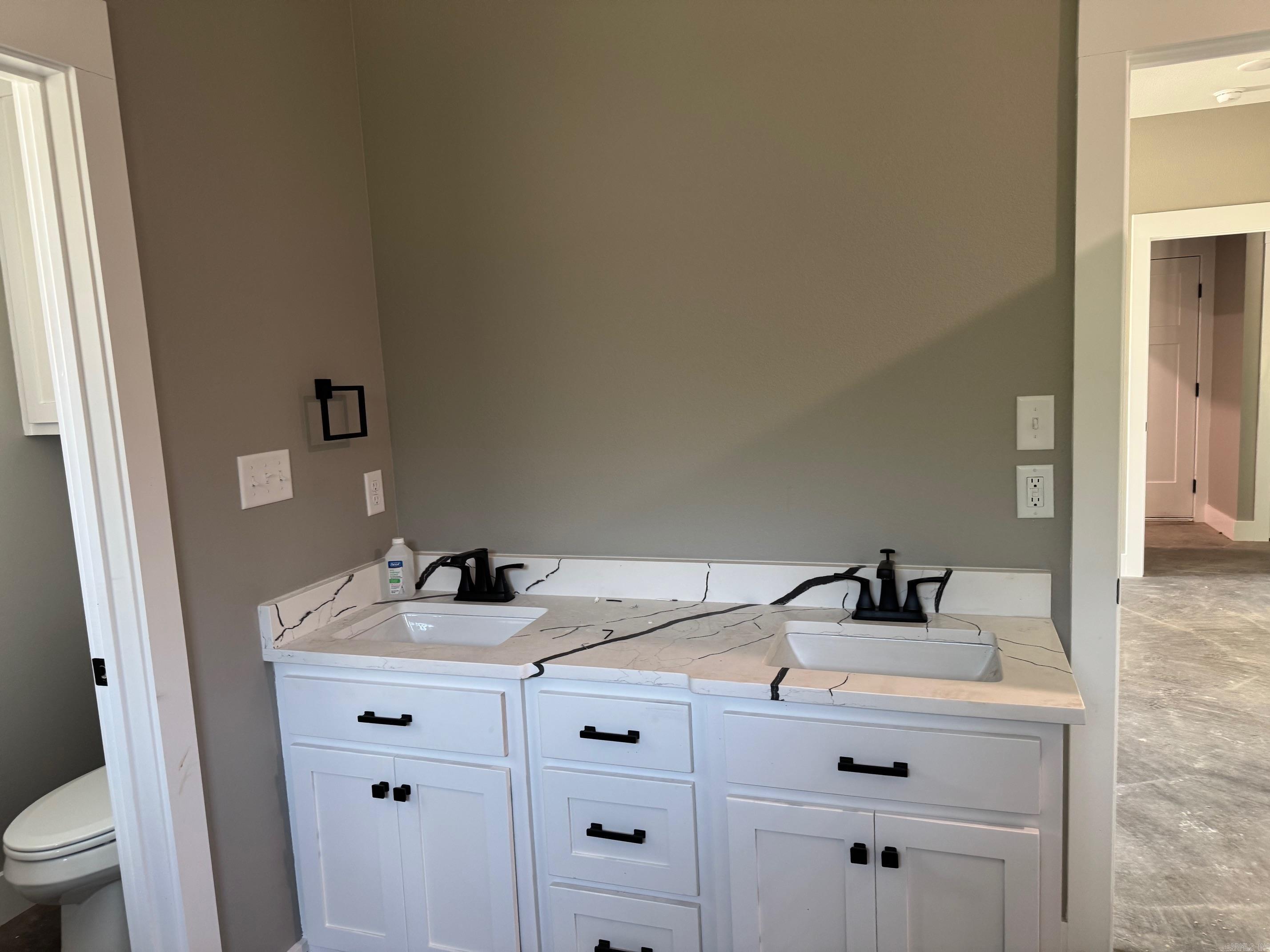 5 Ridge View Street Property Photo 6