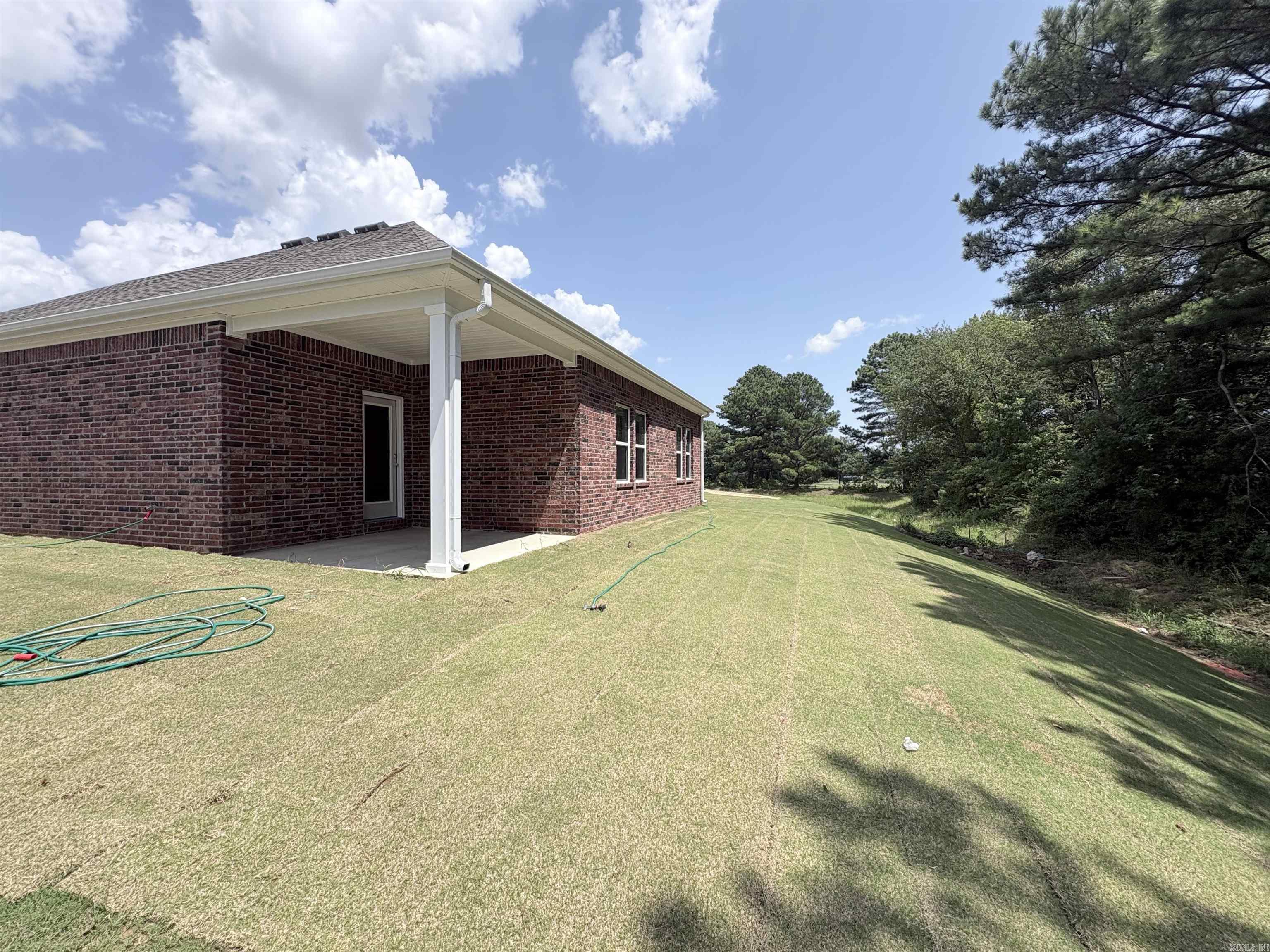 4917 Edgemont Drive Property Photo 2