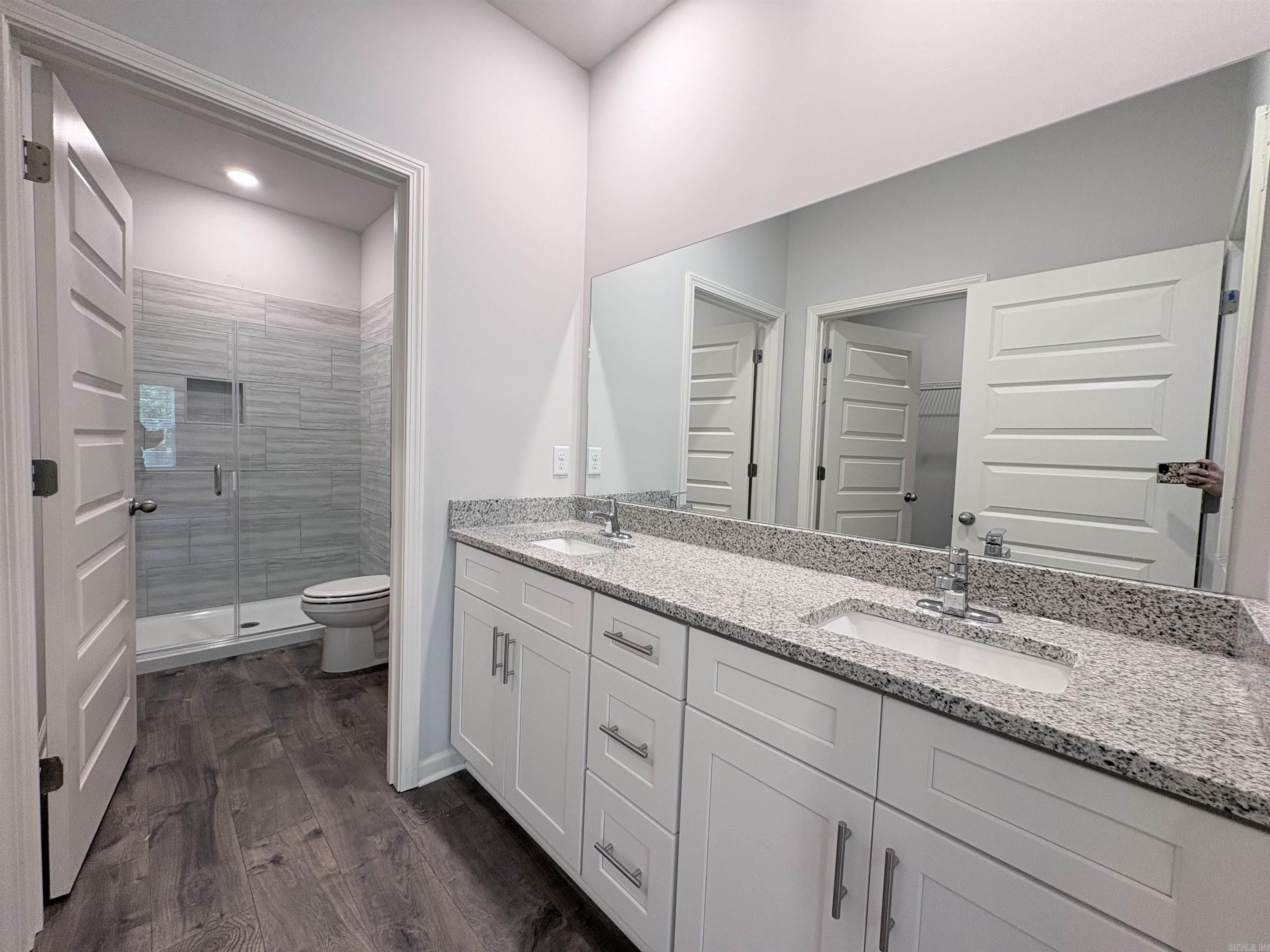 4921 Edgemont Drive Property Photo 7