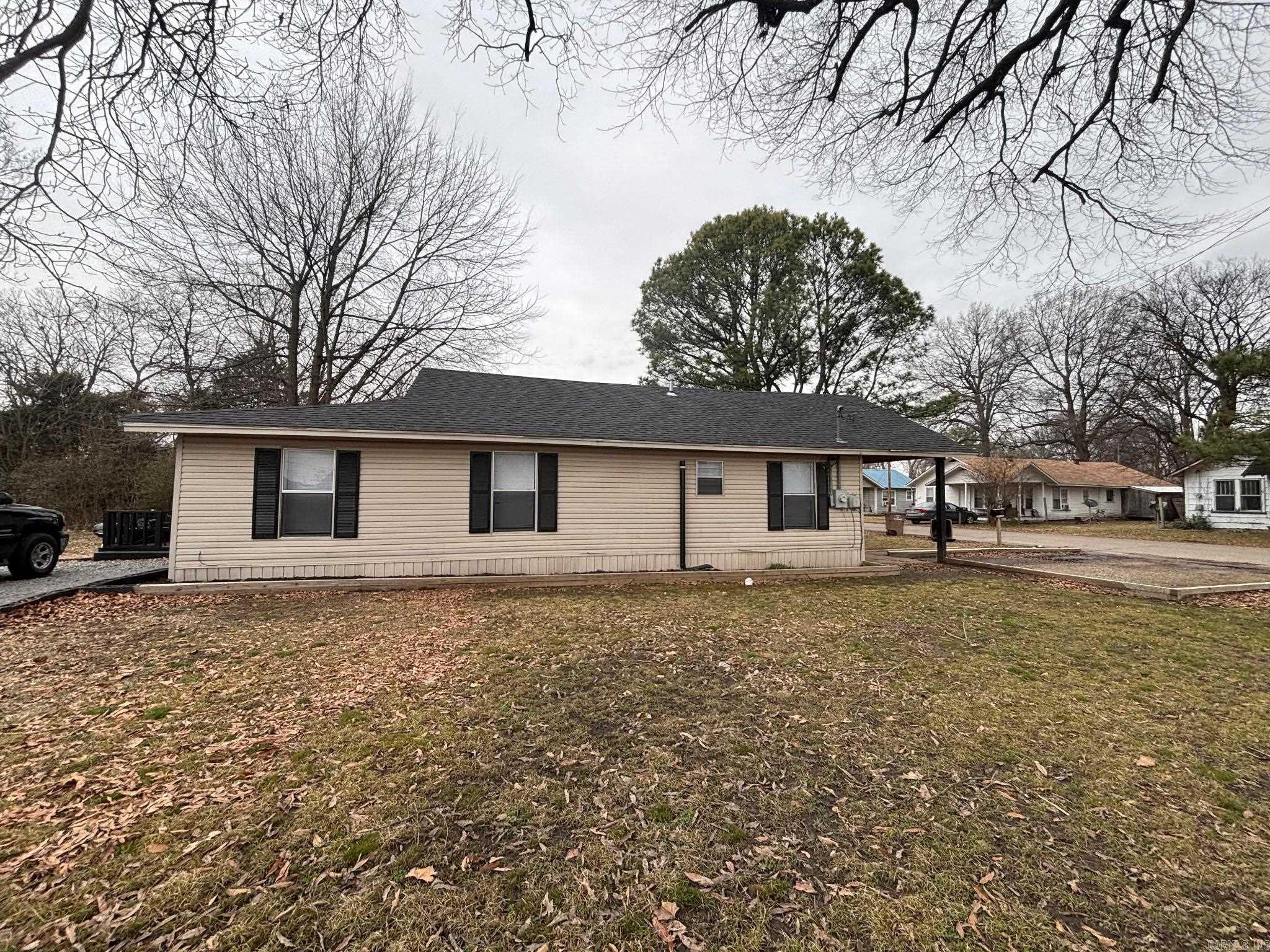 329 Arkansas Ave Property Photo 1