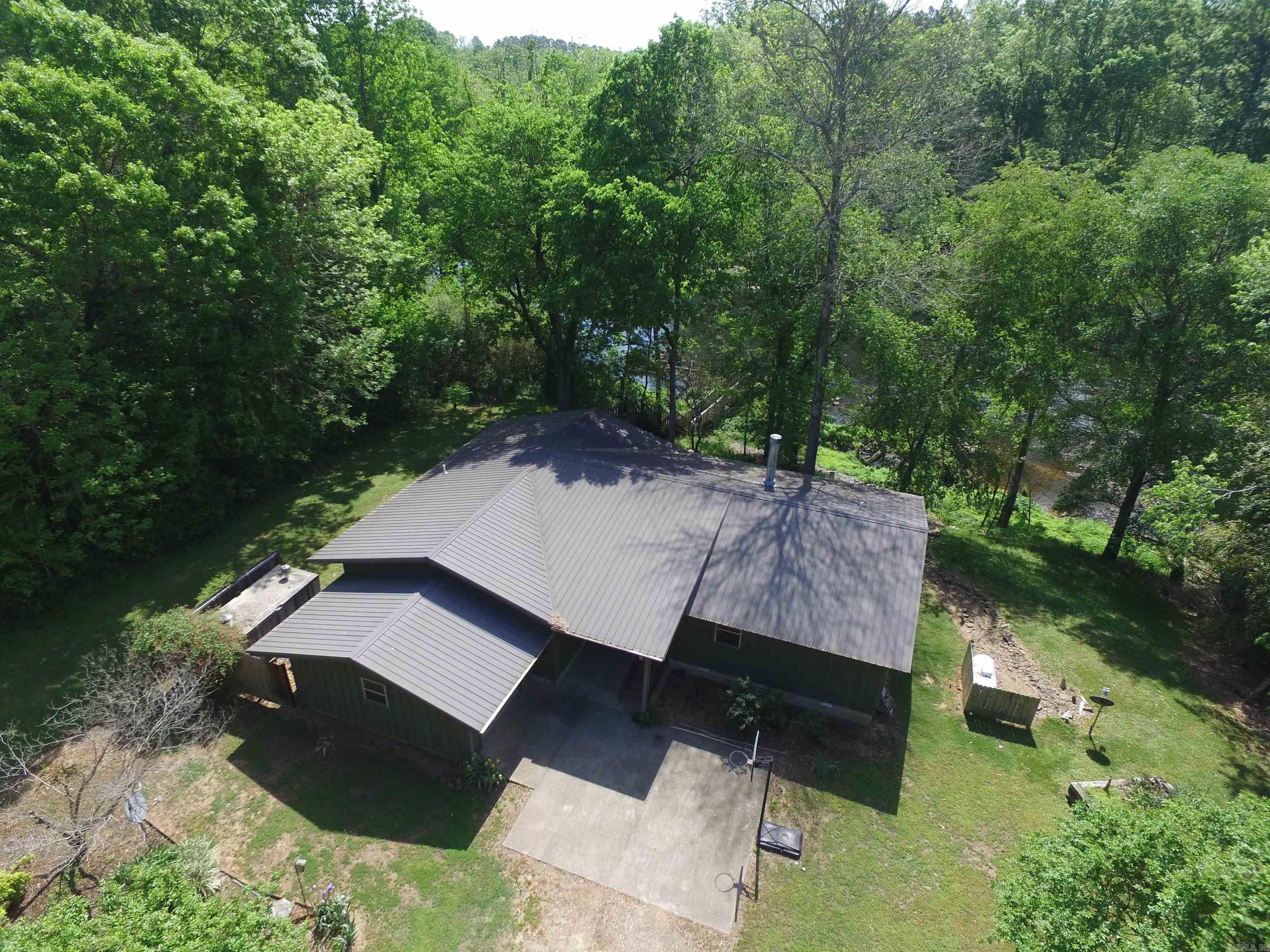 279 River Drive Property Photo 4