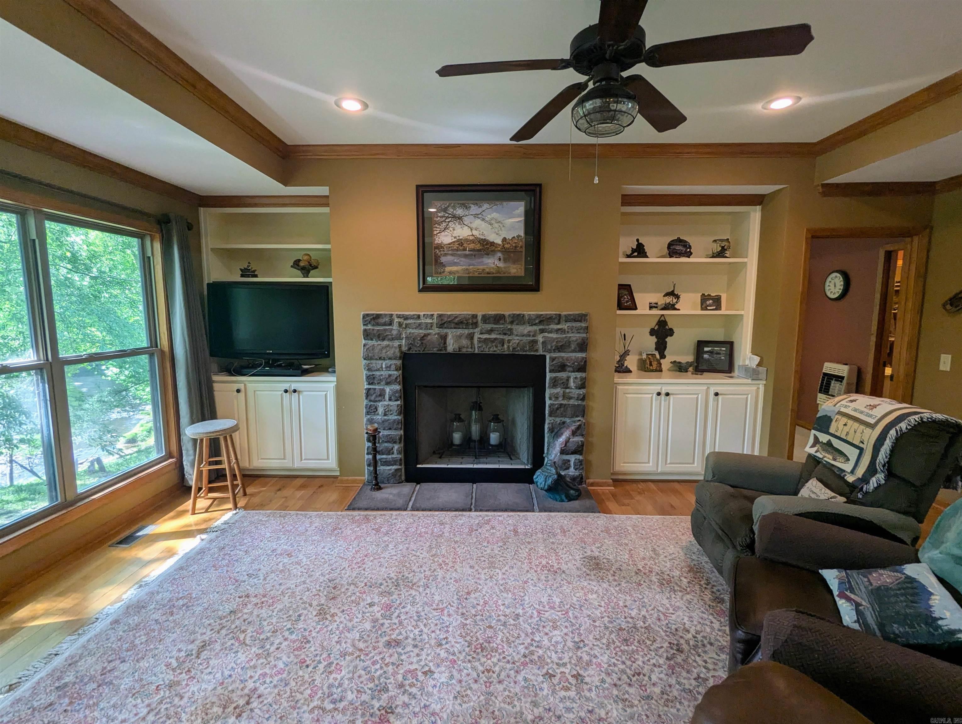 279 River Drive Property Photo 15