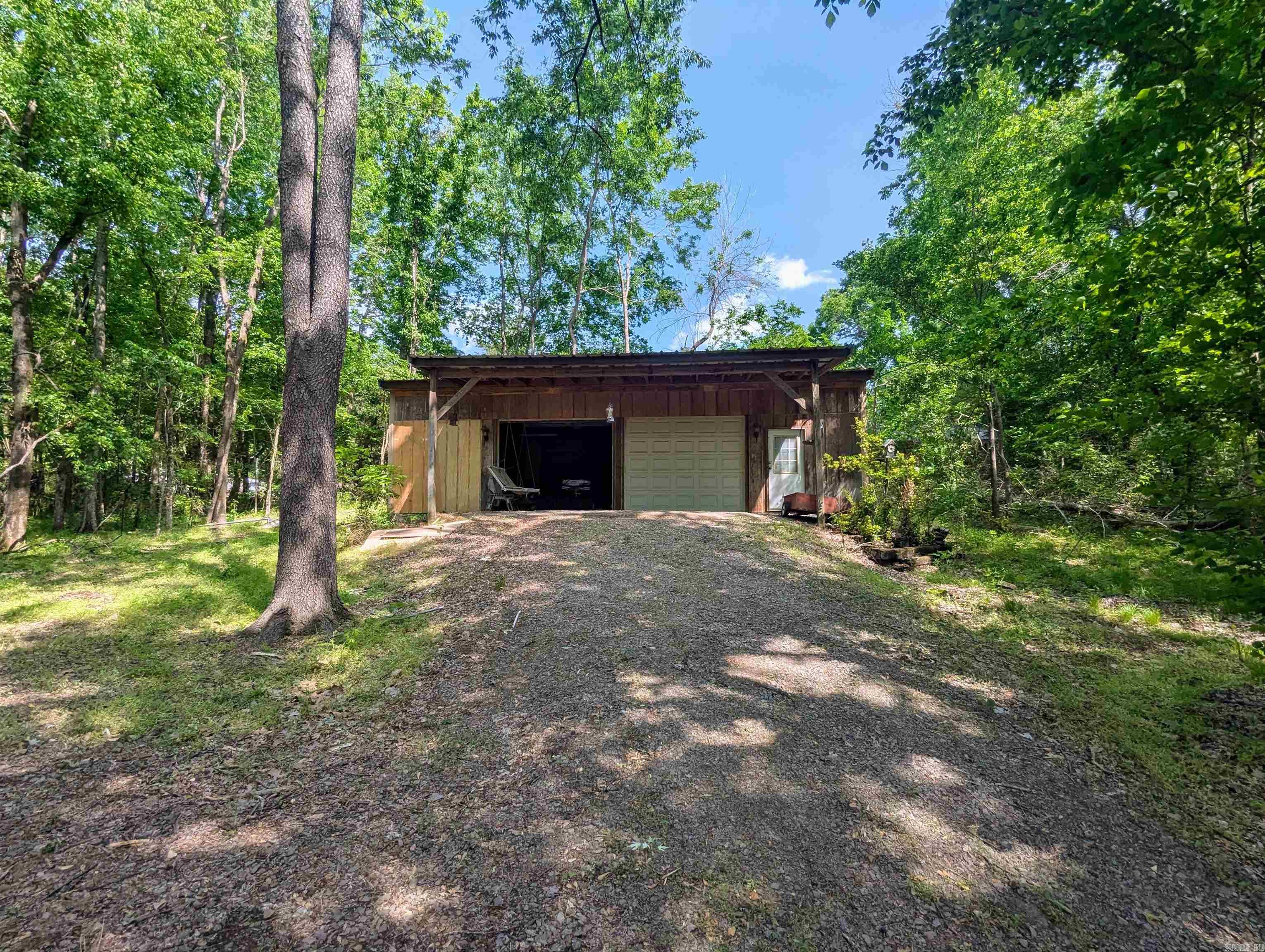279 River Drive Property Photo 32