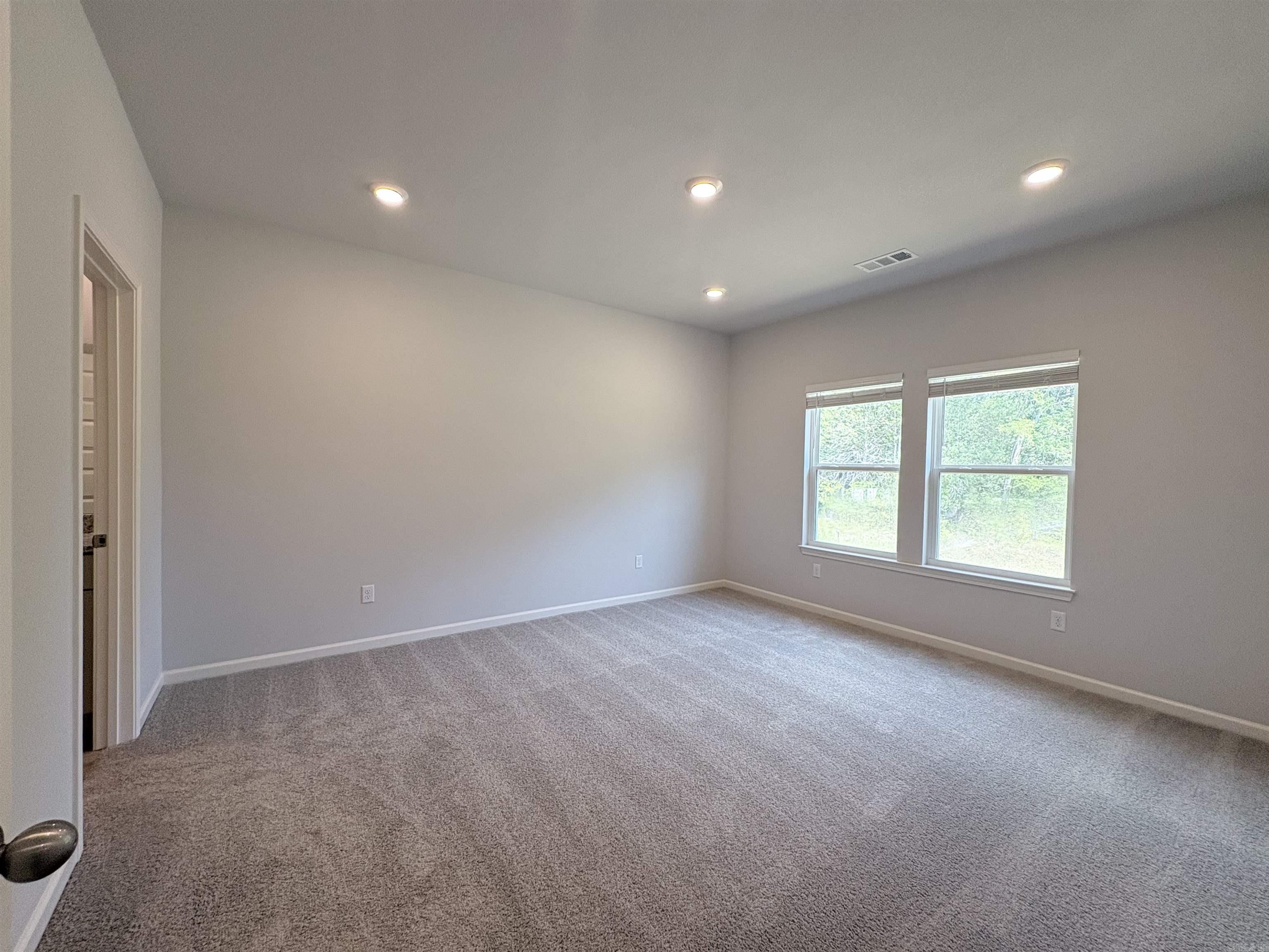 4925 Edgemont Drive Property Photo 8