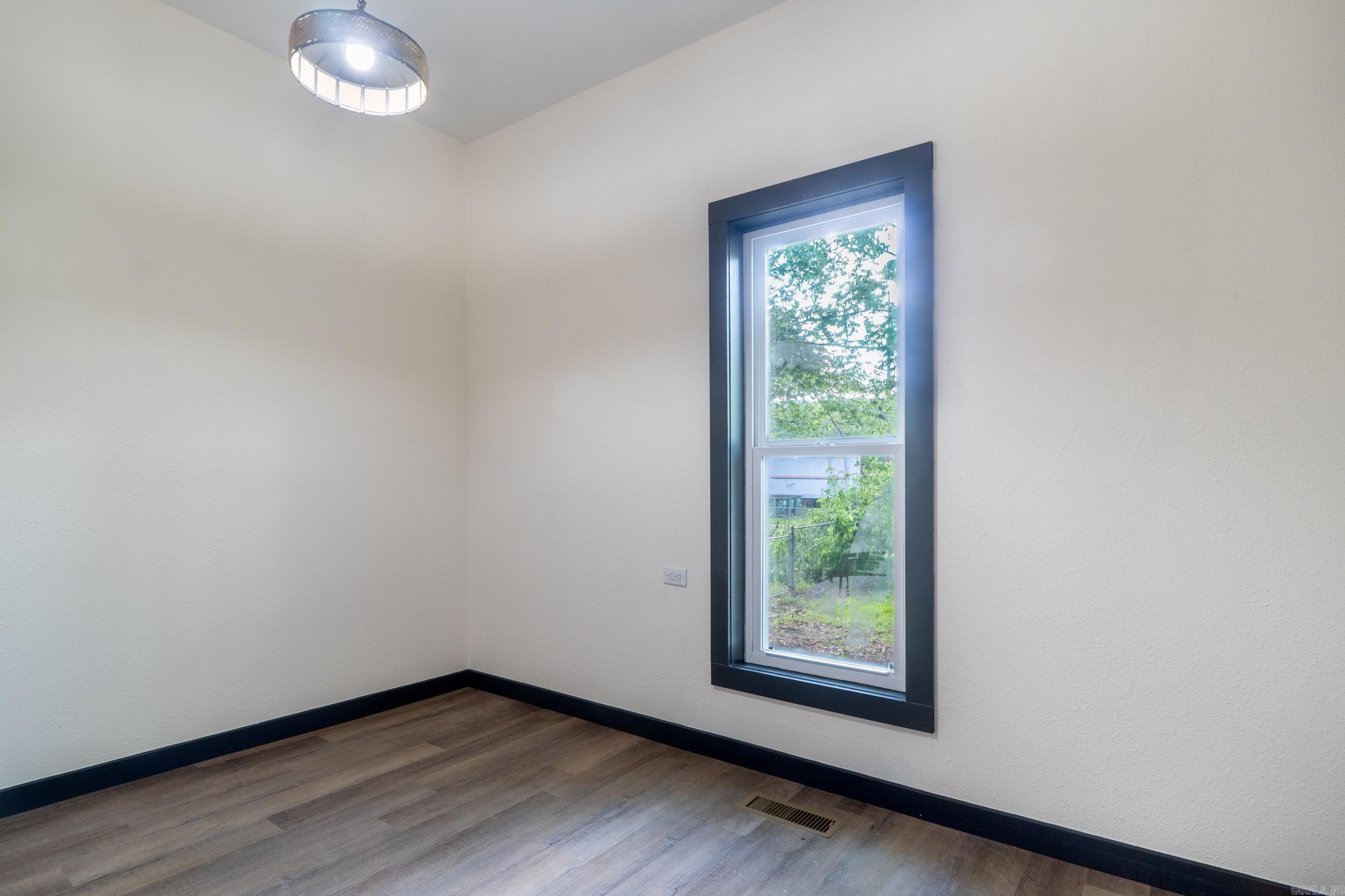 611 Filmore Street Property Photo 8