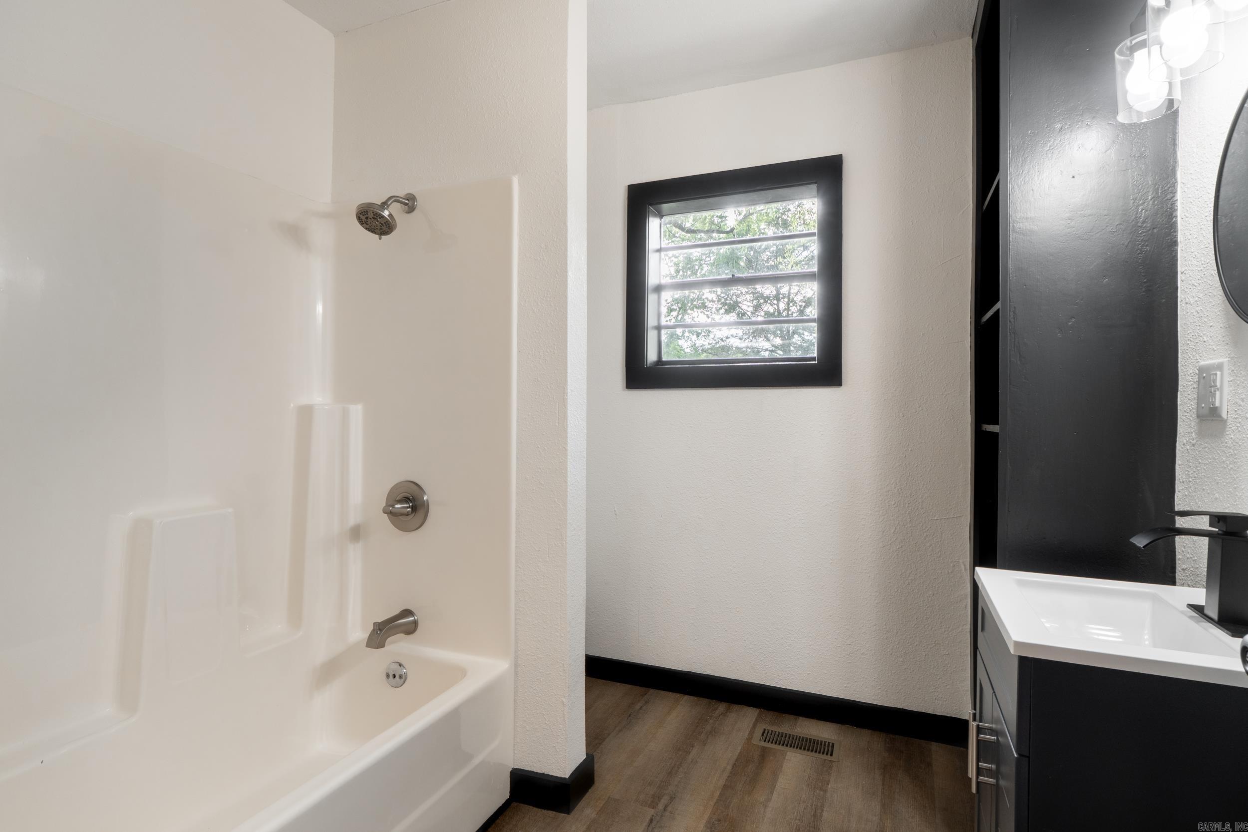 611 Filmore Street Property Photo 9