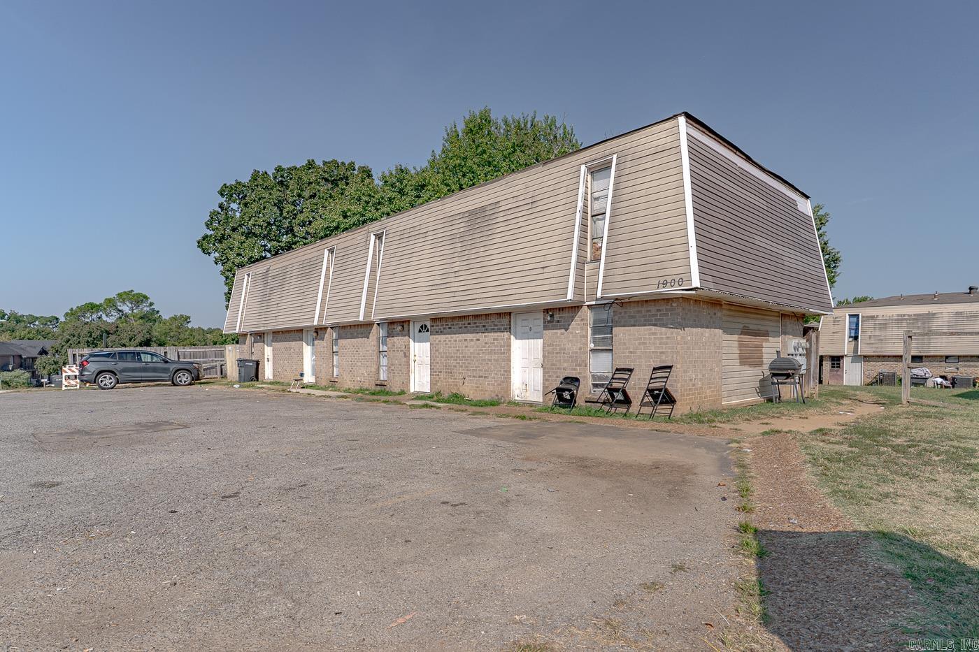 1900 Cedar Heights Dr. Property Photo 2