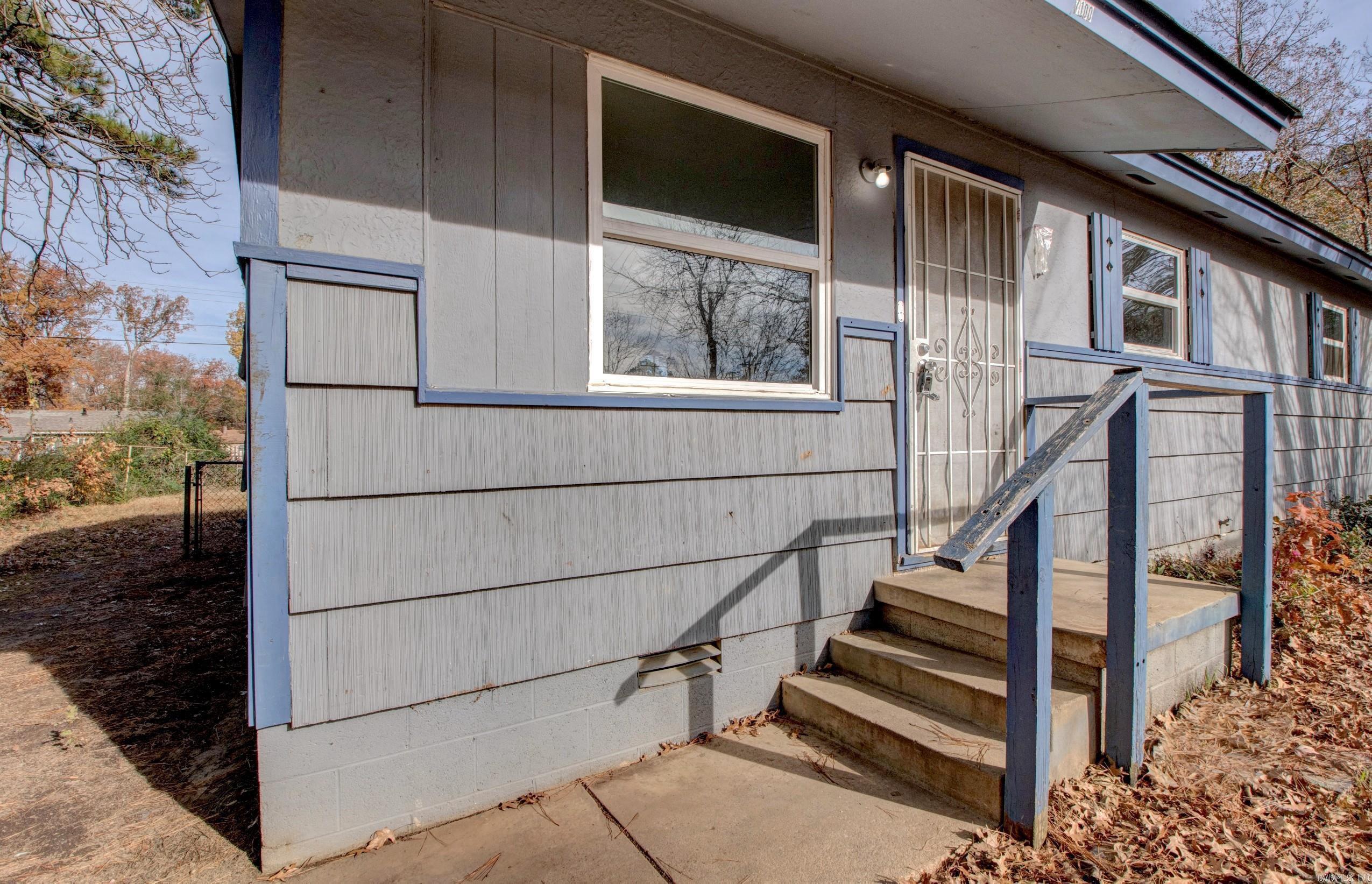 7100 Redwood Property Photo 3