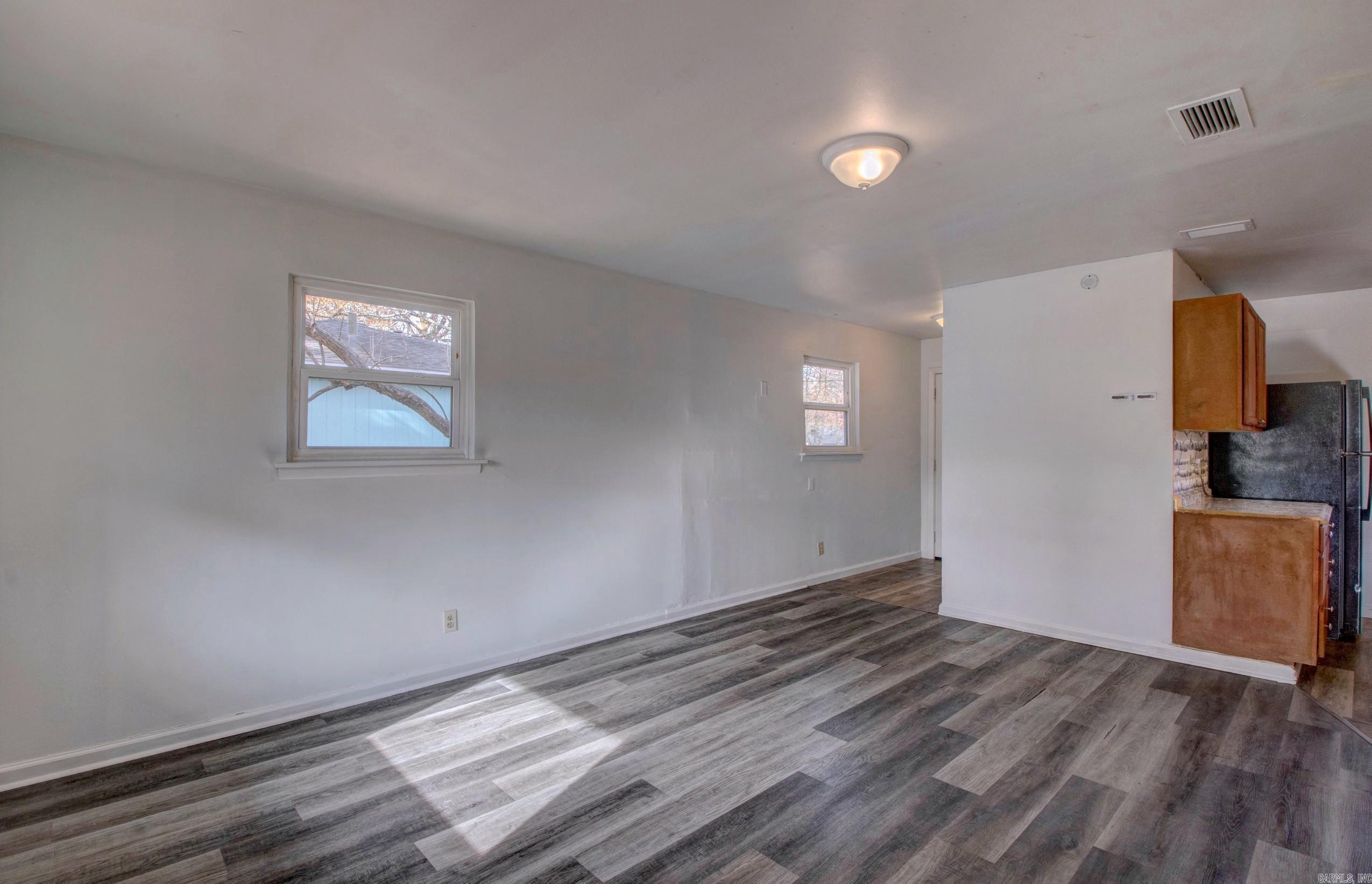 7100 Redwood Property Photo 10