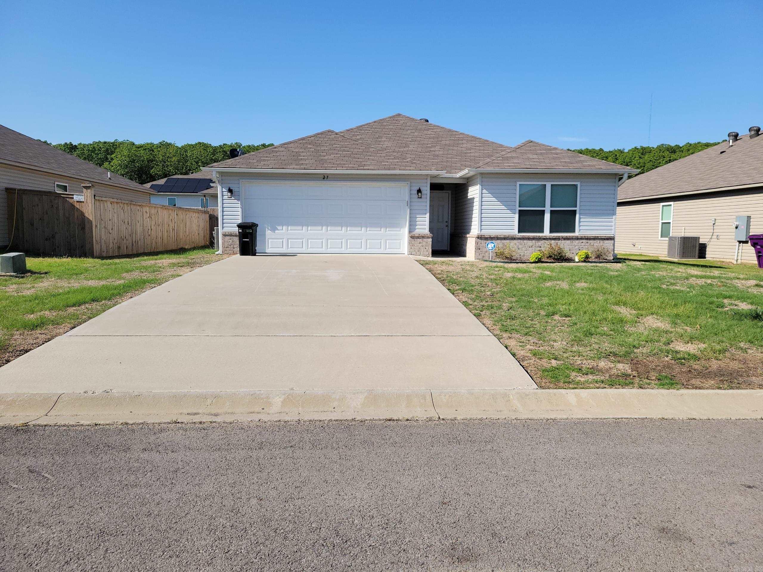 27 Curly Leaf Lane Property Photo 4
