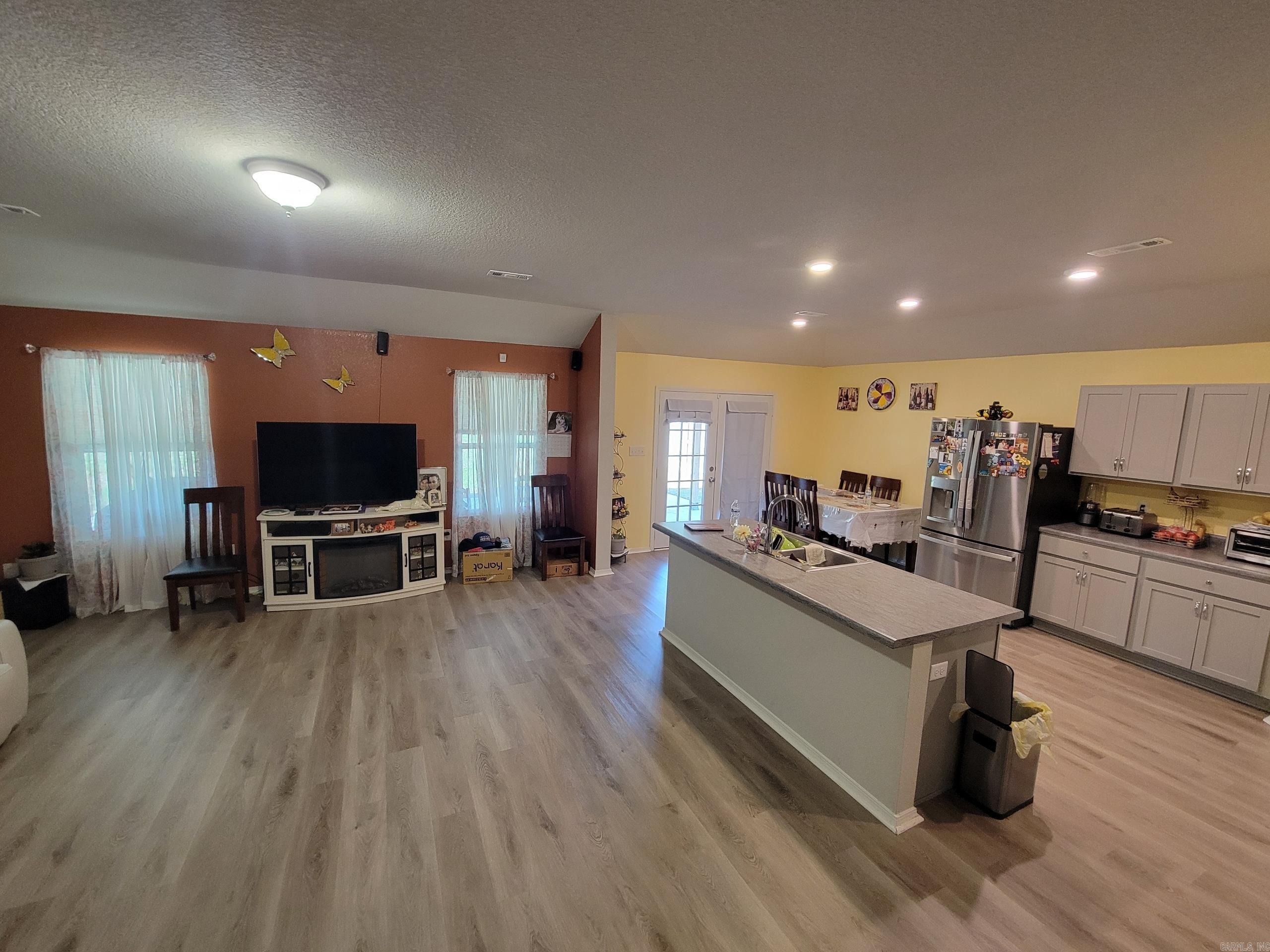 27 Curly Leaf Lane Property Photo 14