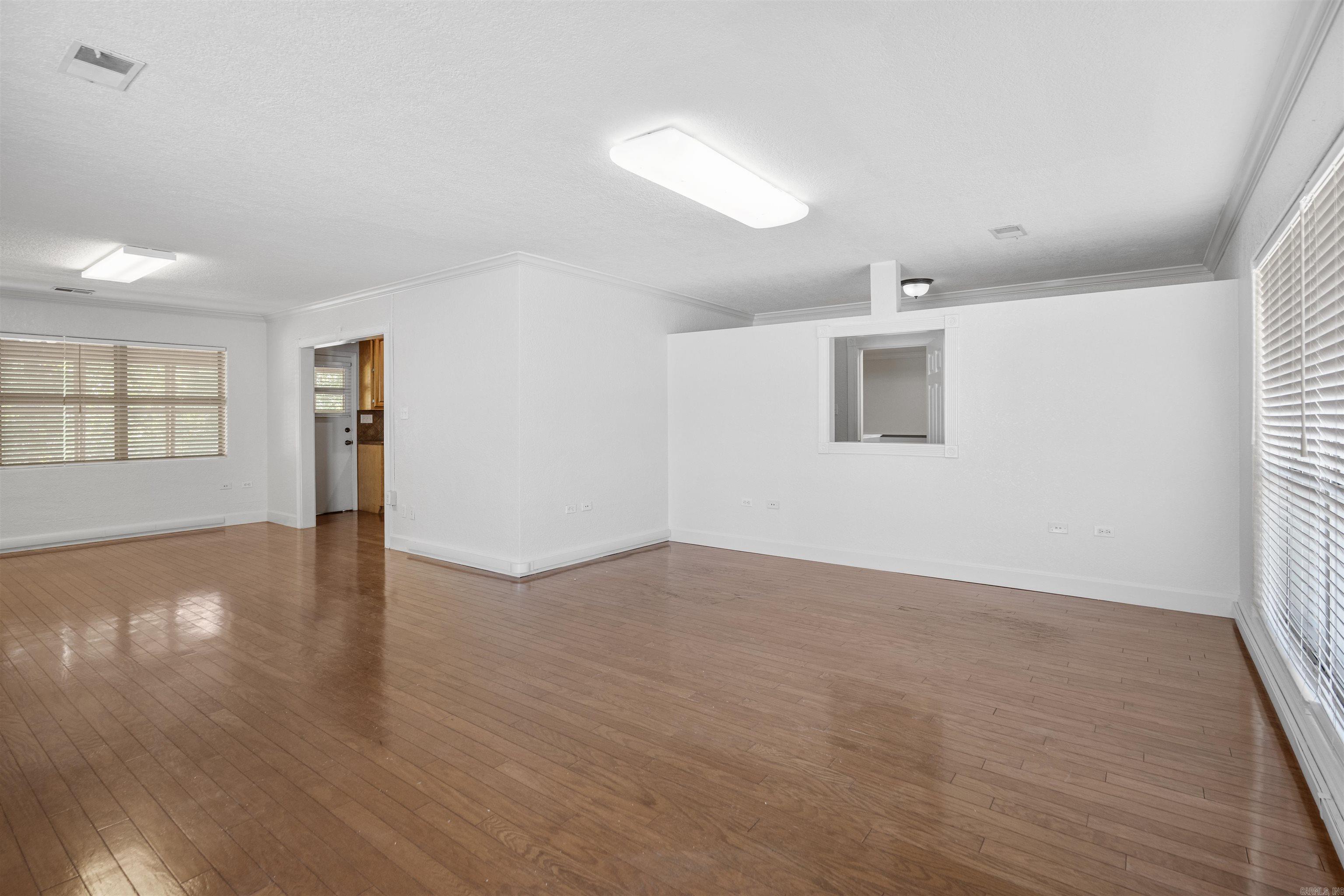 1011 Linwood Drive Property Photo 12