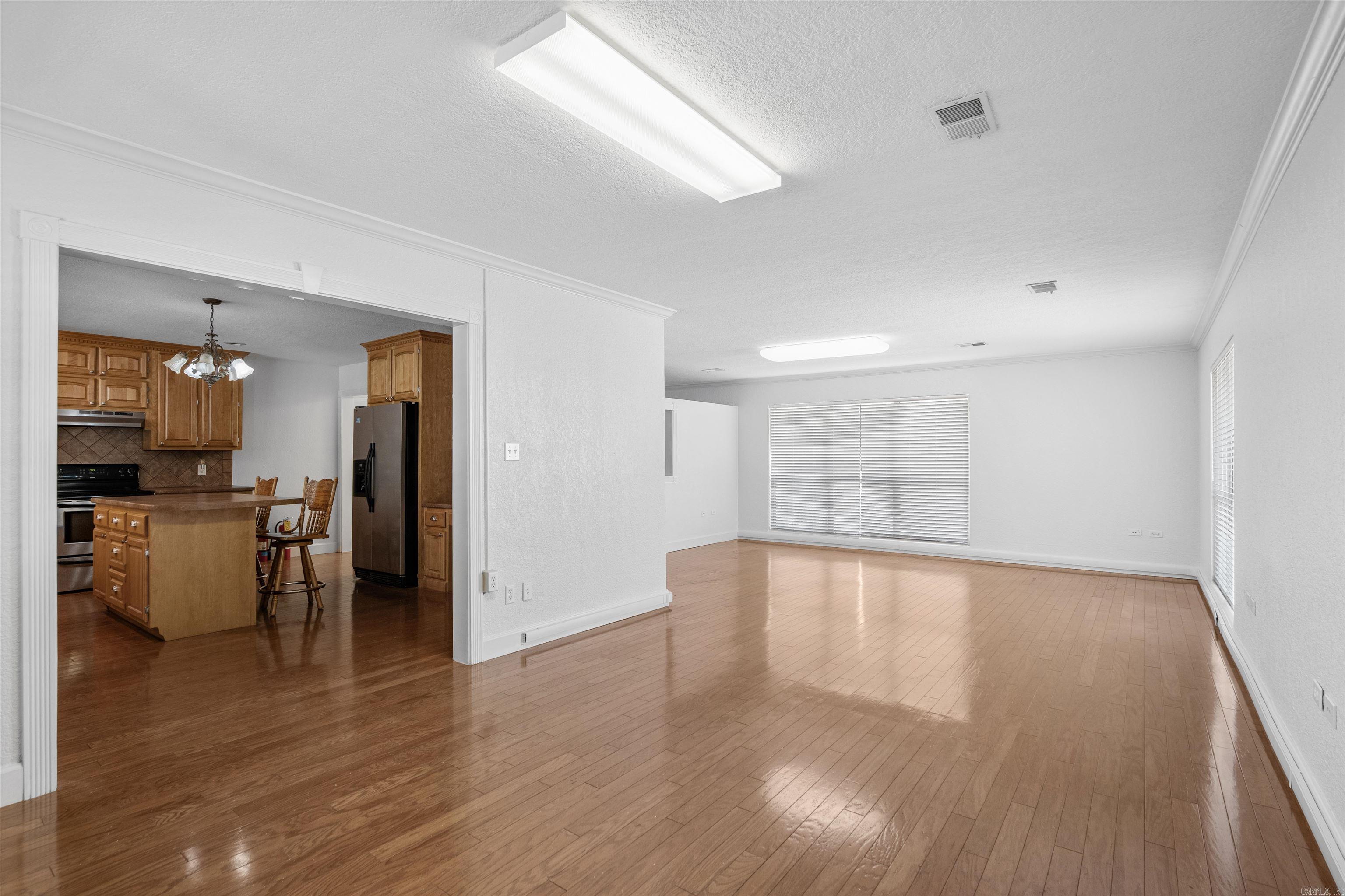 1011 Linwood Drive Property Photo 14