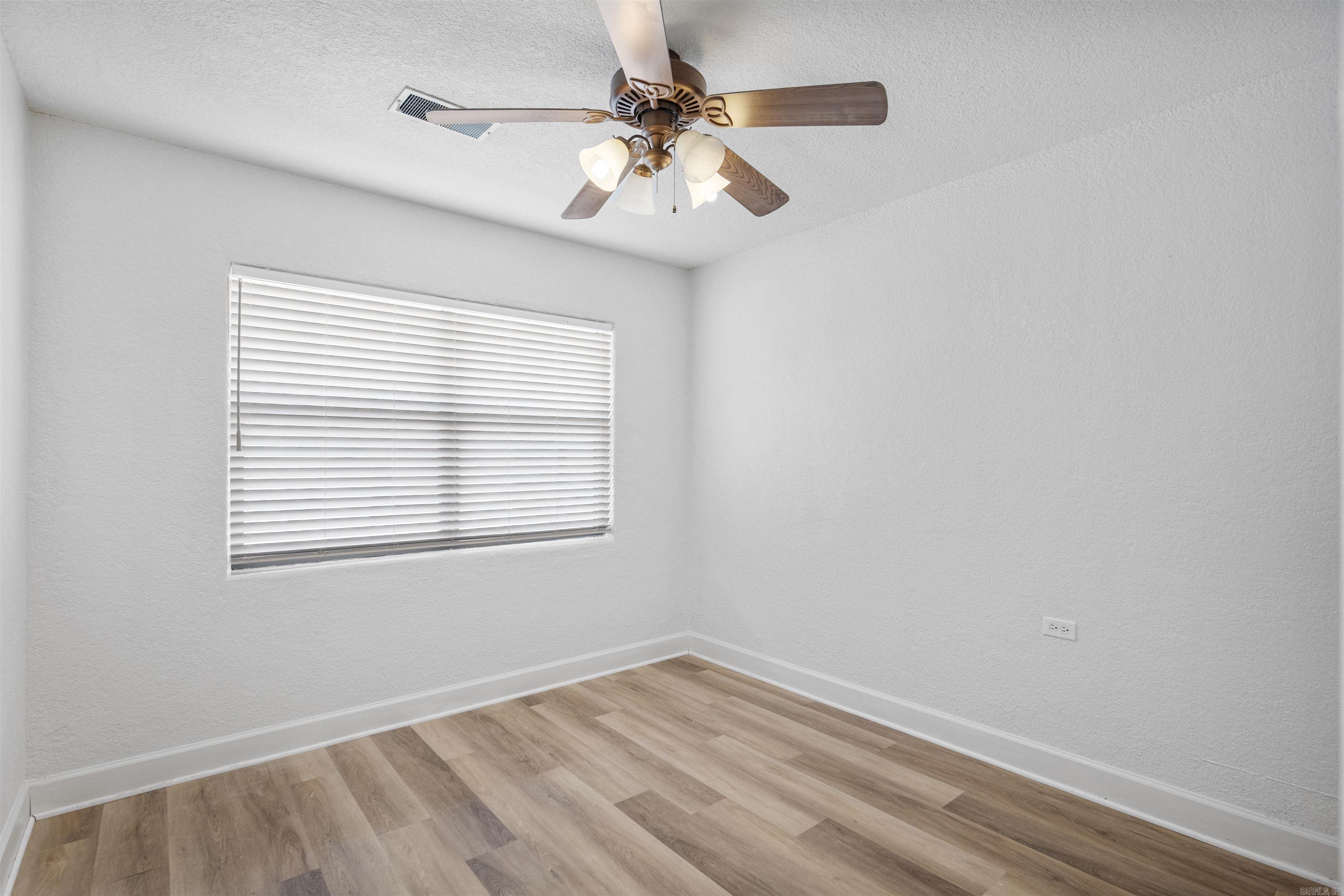 1011 Linwood Drive Property Photo 24