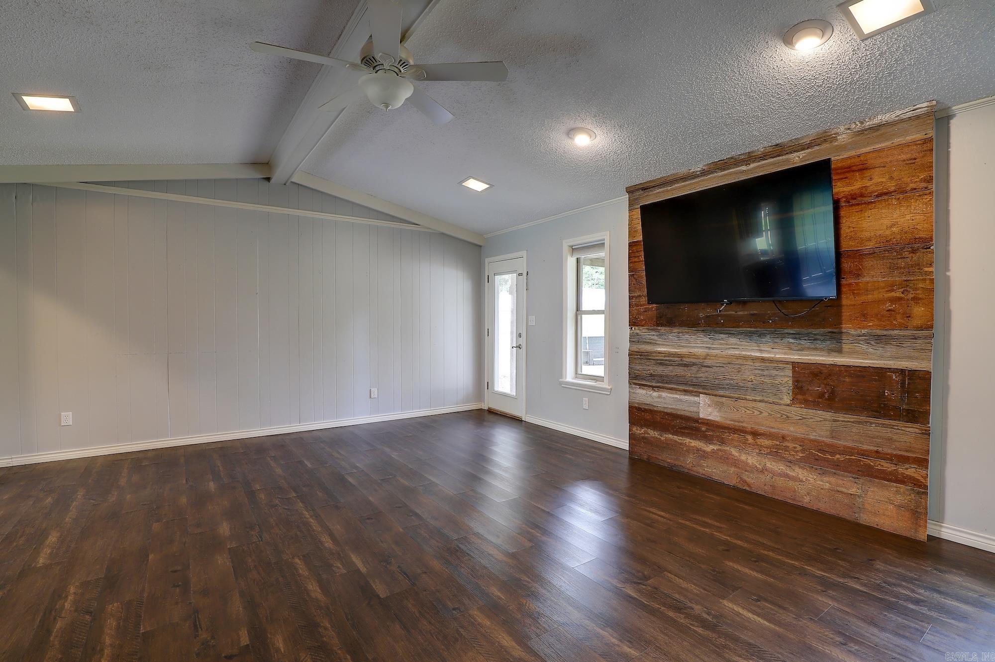 5816 Turtle Creek Drive Property Photo 4