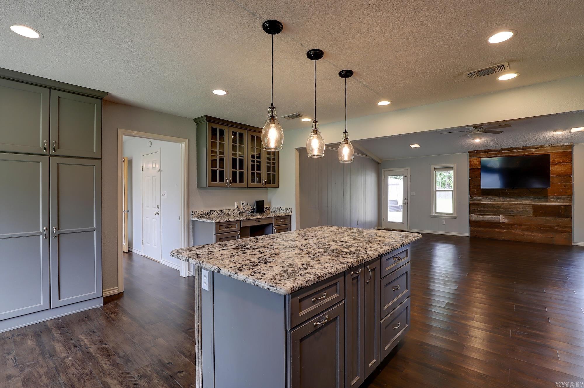5816 Turtle Creek Drive Property Photo 6