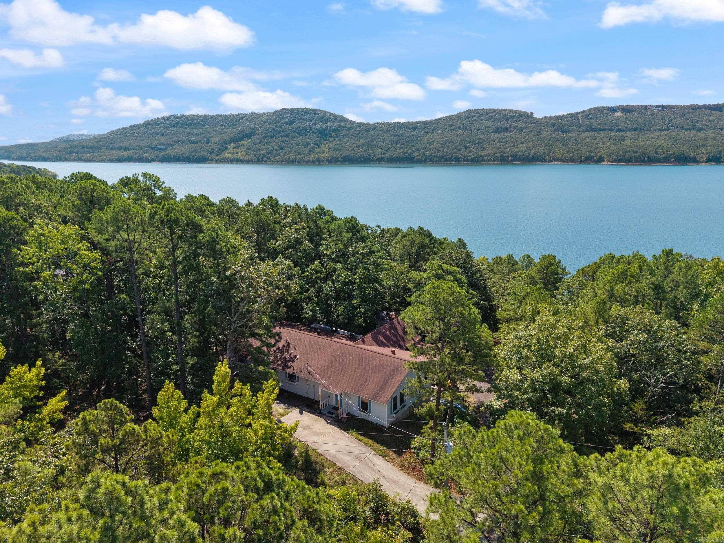 554 Emerald Cove Property Photo 1