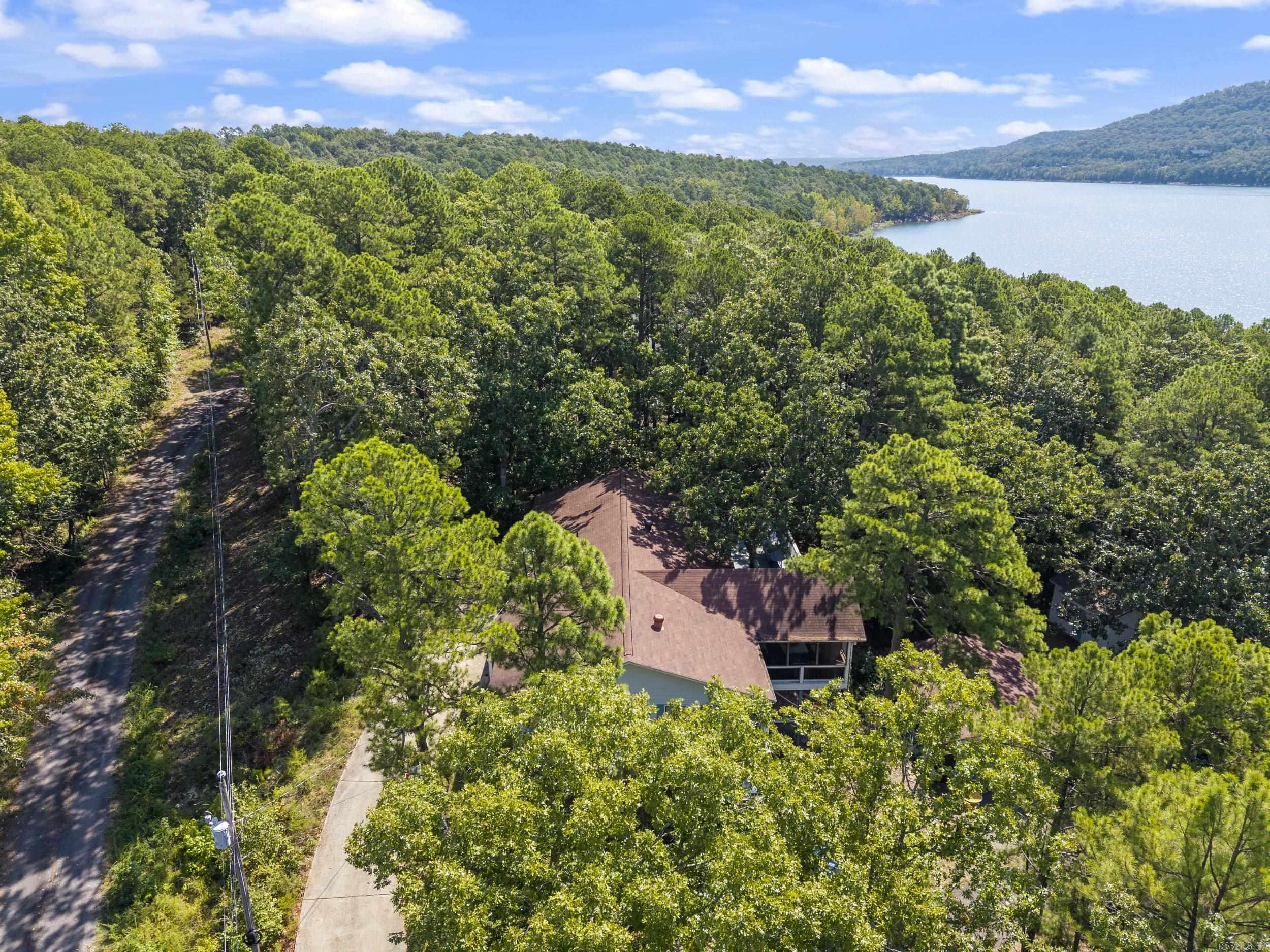 554 Emerald Cove Property Photo 4