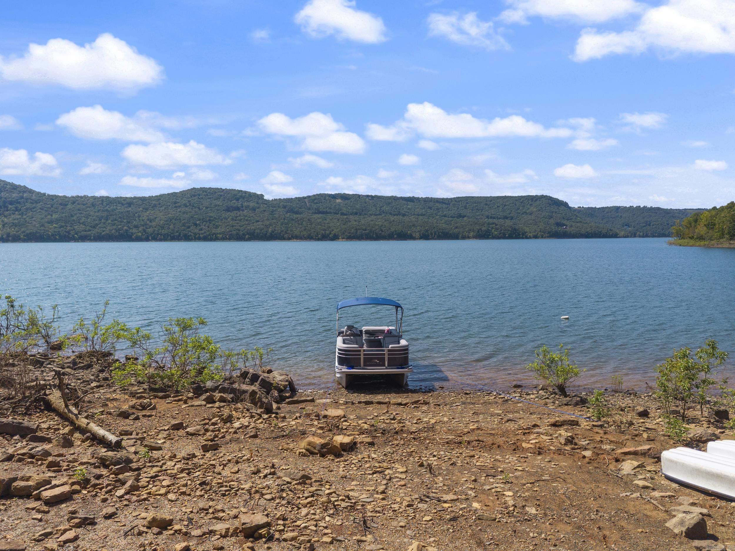 554 Emerald Cove Property Photo 12