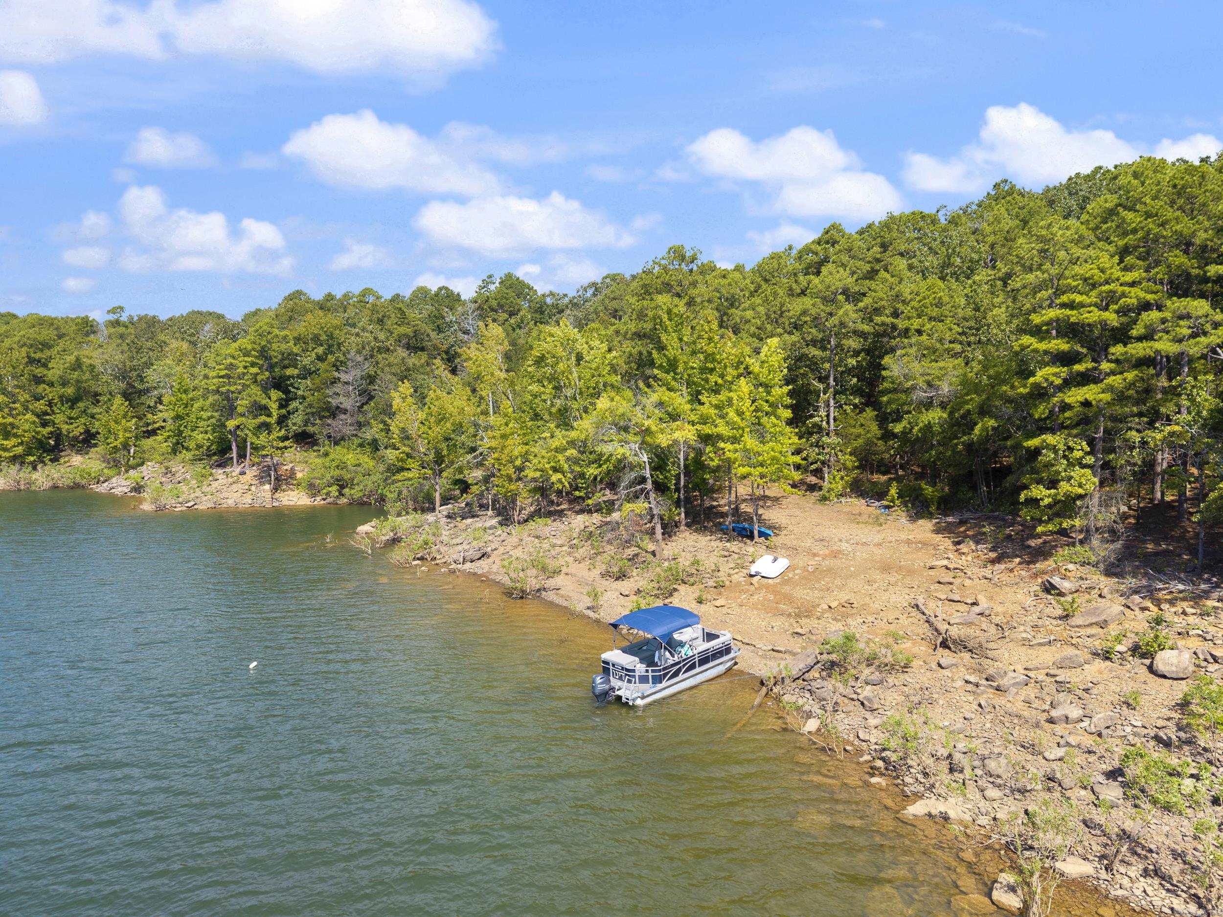 554 Emerald Cove Property Photo 13