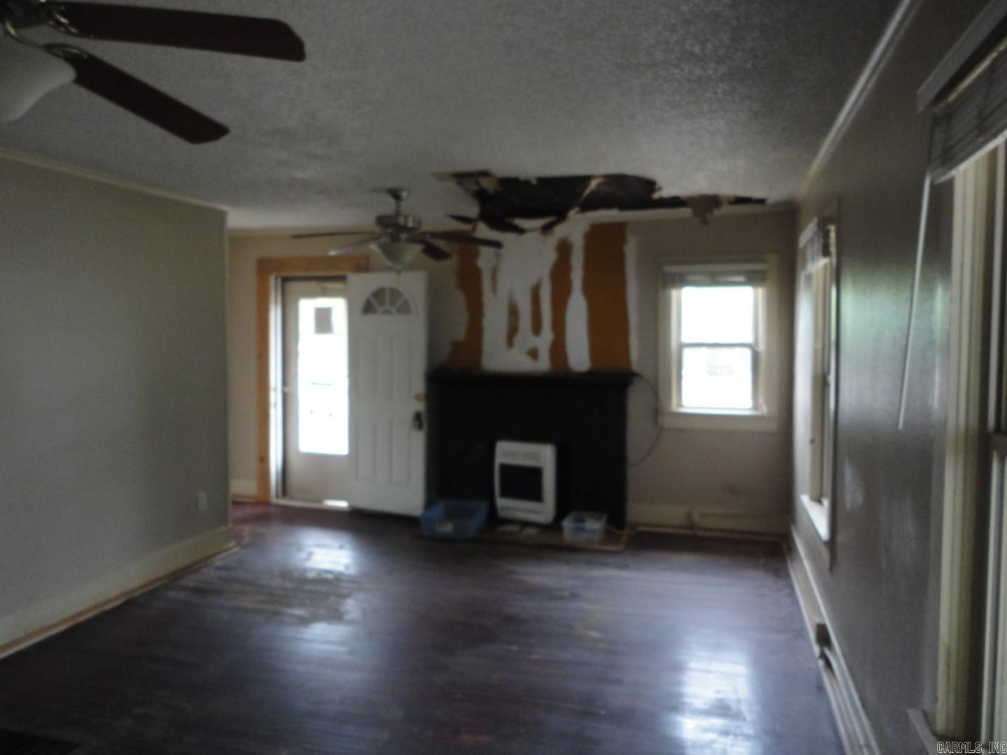 406 Winona Street Property Photo 6