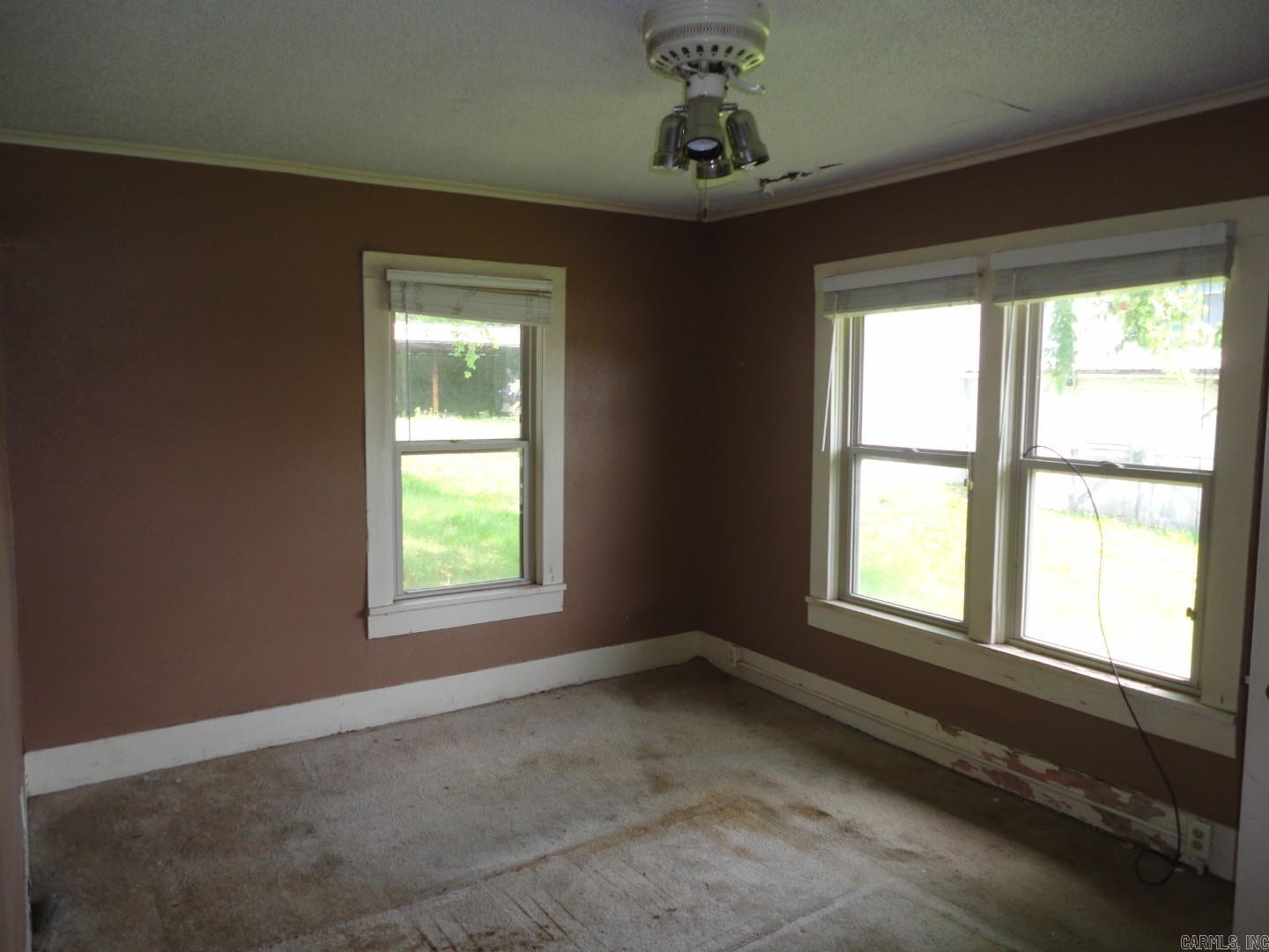 406 Winona Street Property Photo 10