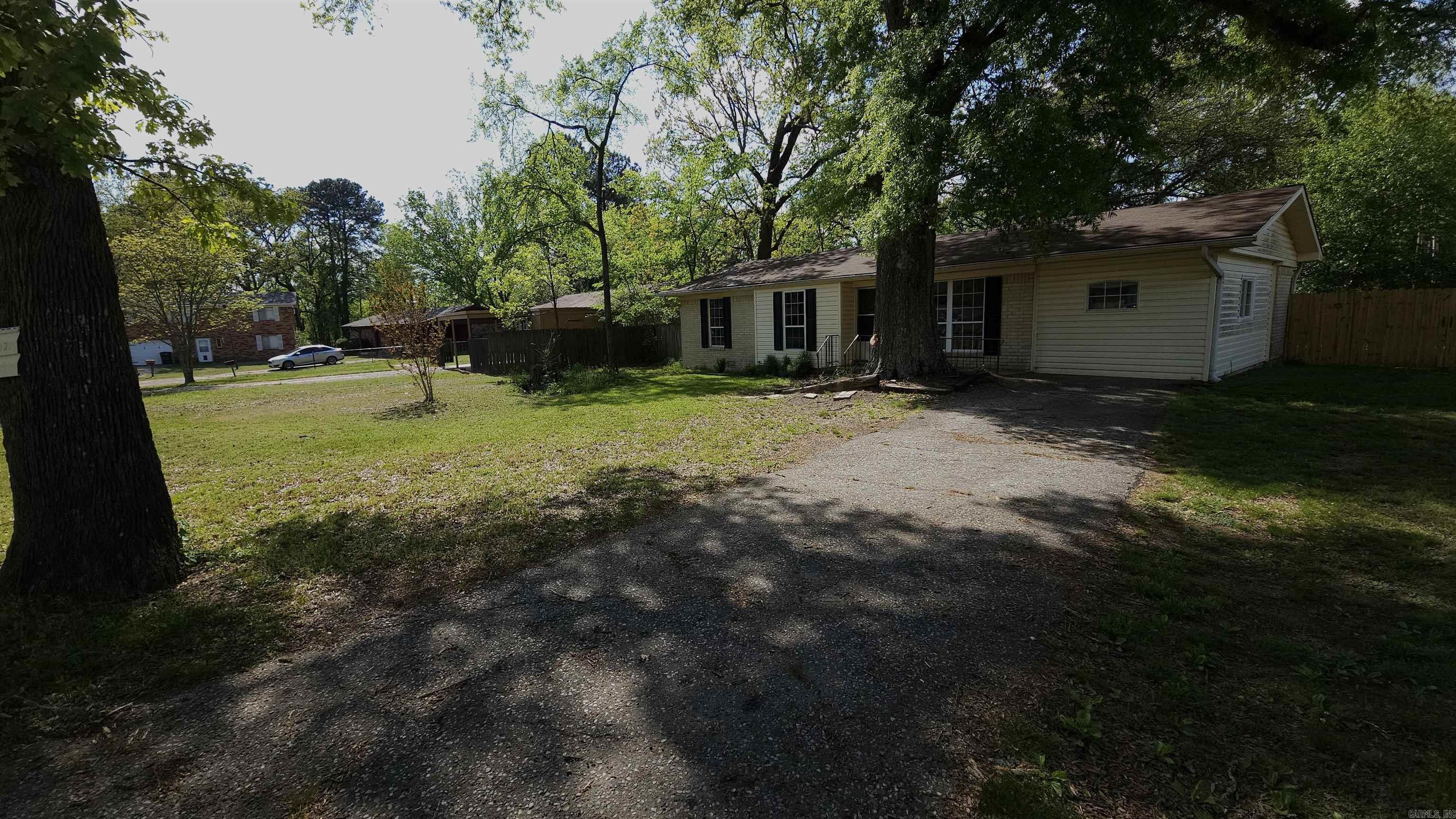 102 King Arthur Court Property Photo 1