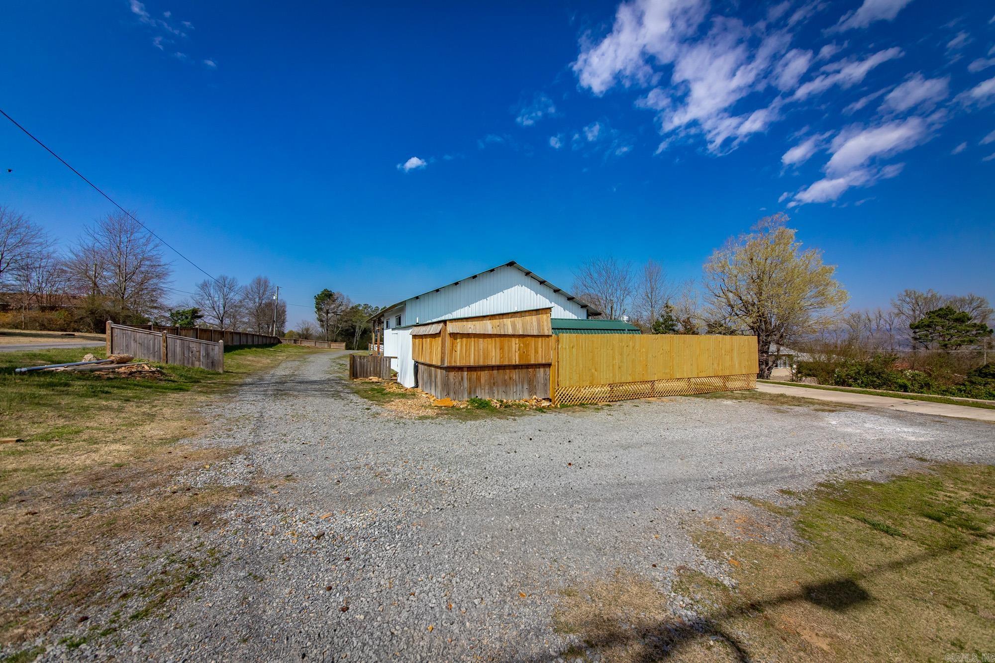 1076 Highway 65 S Property Photo 2