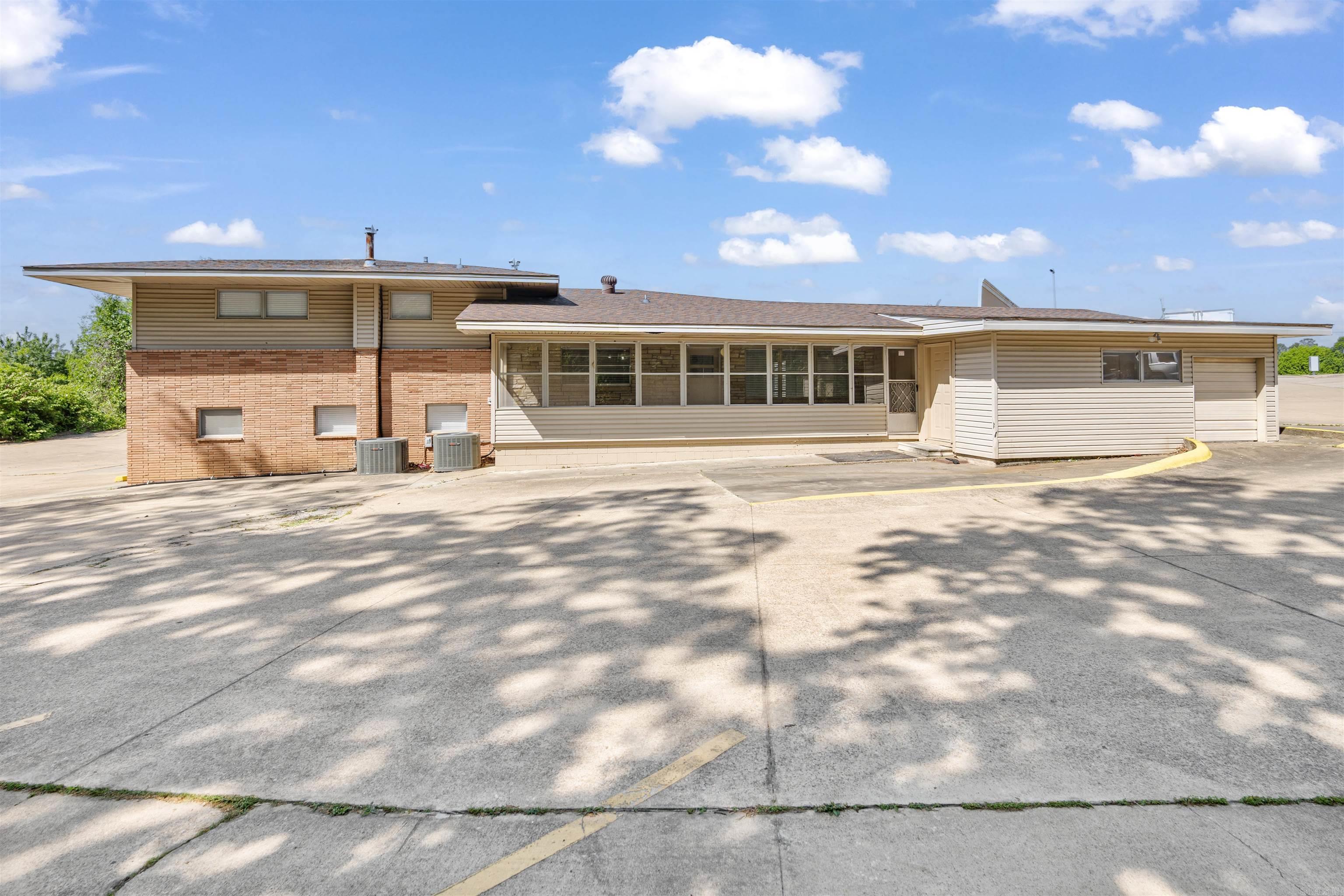 1011 Linwood Drive Property Photo 6