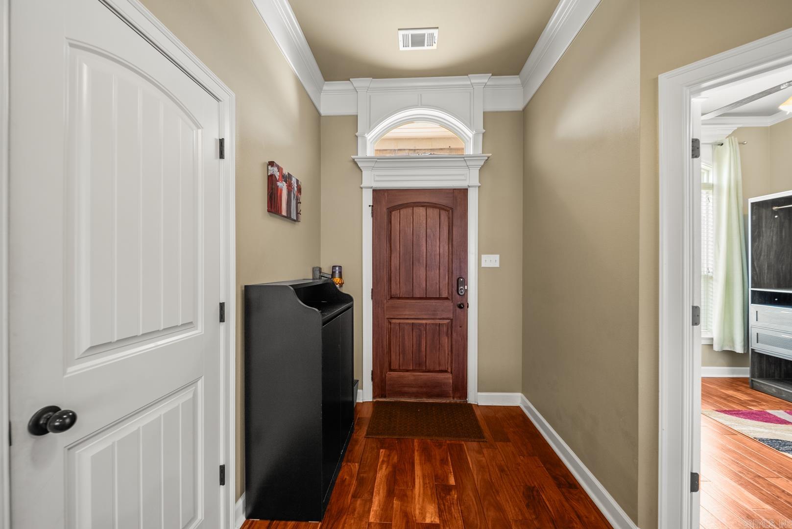 6139 Remington Drive Property Photo 7