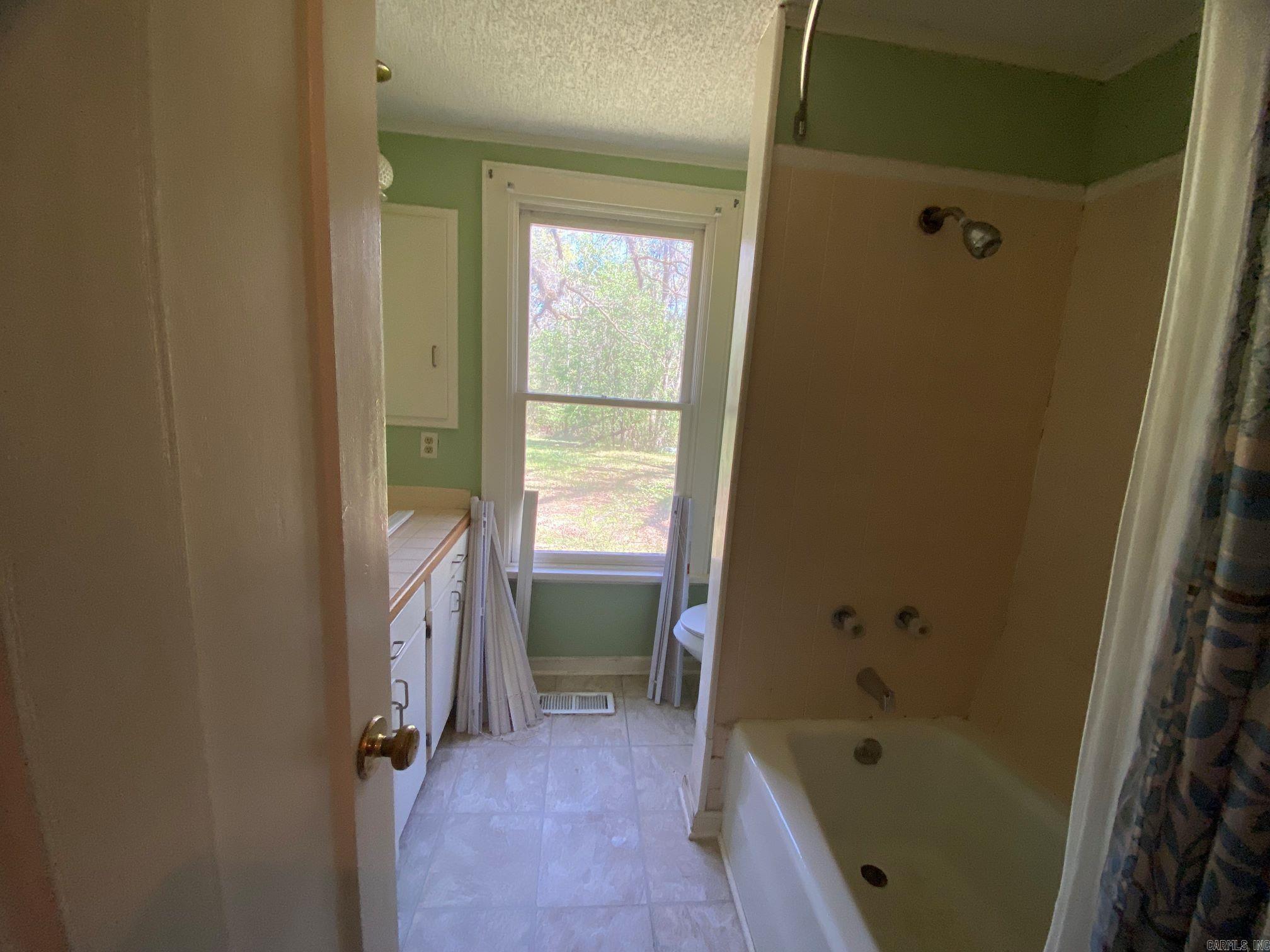 5697 Junction City Highway Property Photo 14