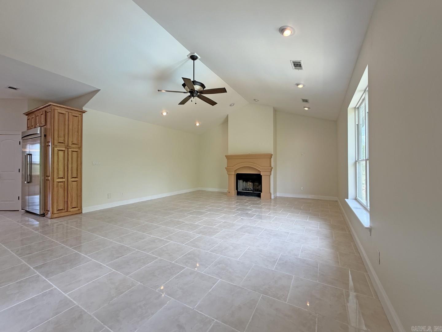 300 Crestview Drive Property Photo 10