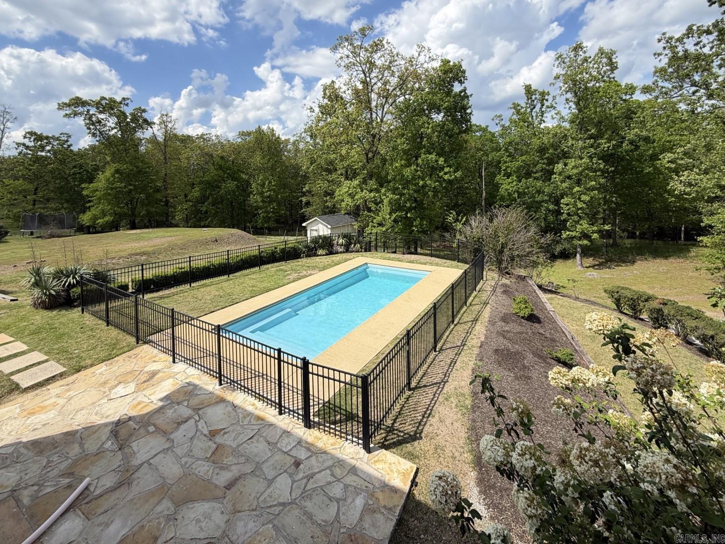 300 Crestview Drive Property Photo 12