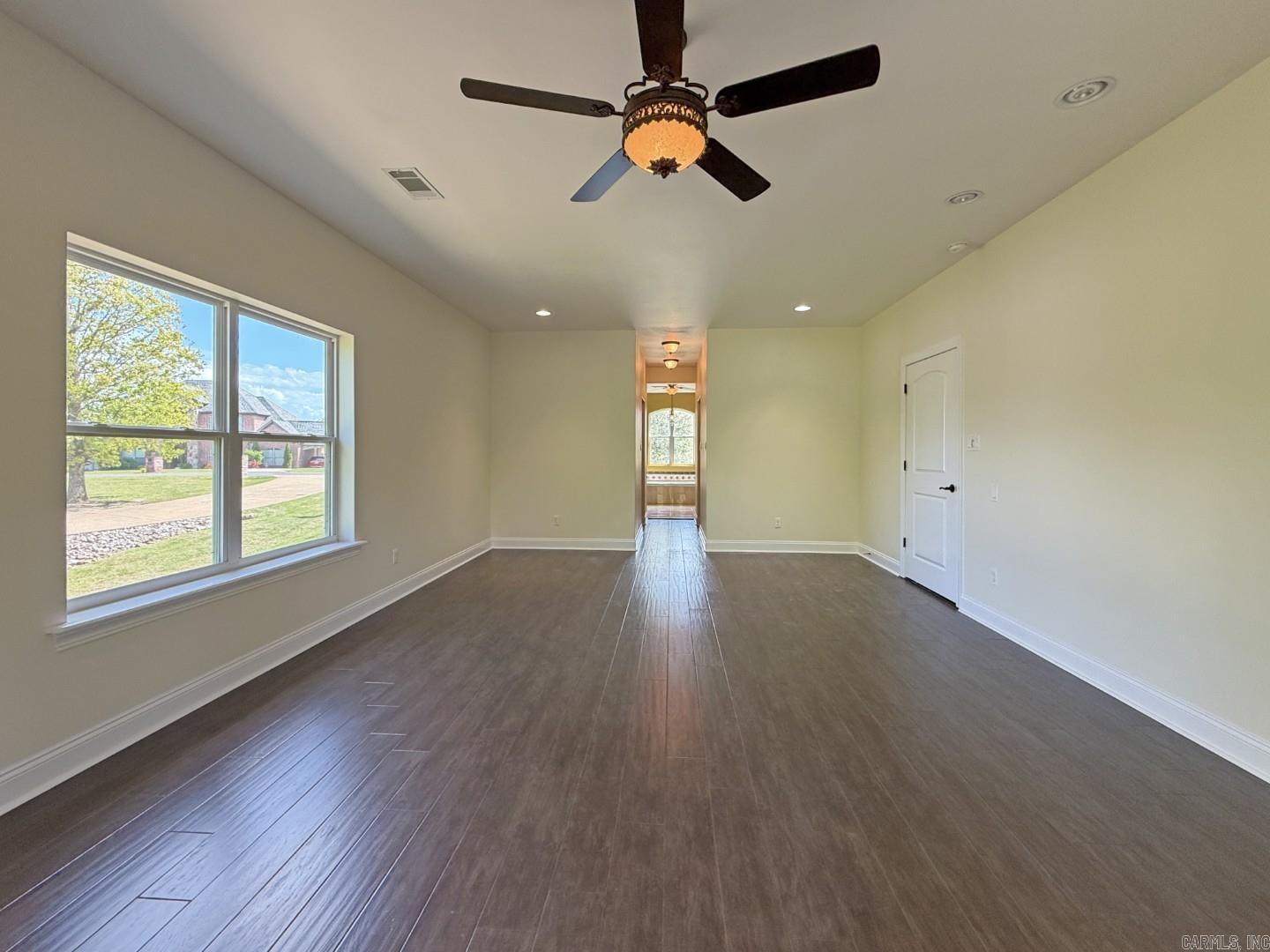 300 Crestview Drive Property Photo 17