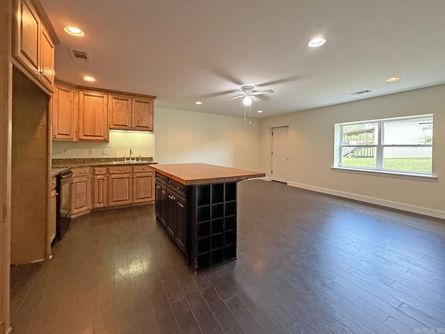 300 Crestview Drive Property Photo 23